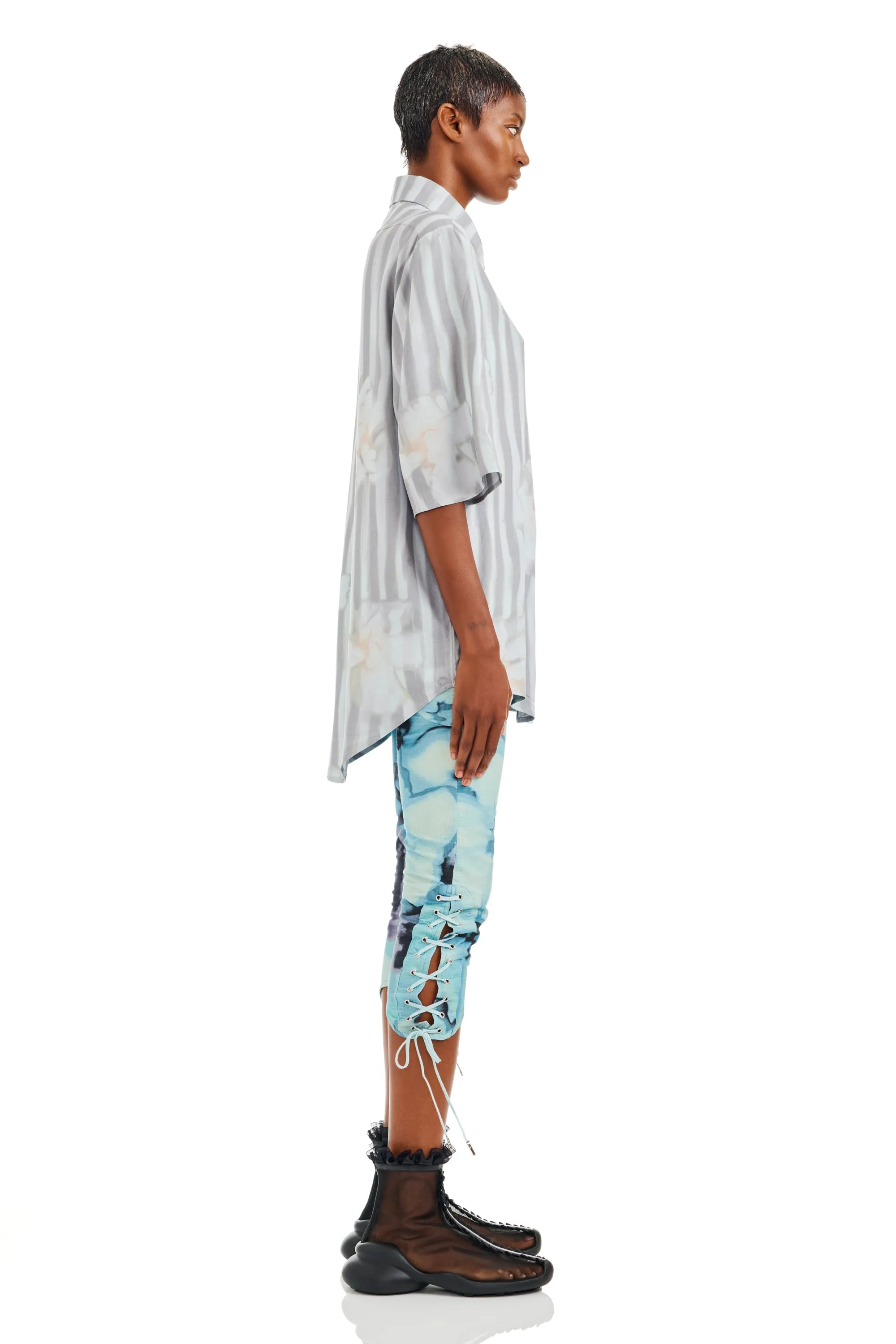 WASHED WAVY NAVY FLOWER STRIPE SUNNY BUTTON UP sold by Collina Strada product image thumbnail 4