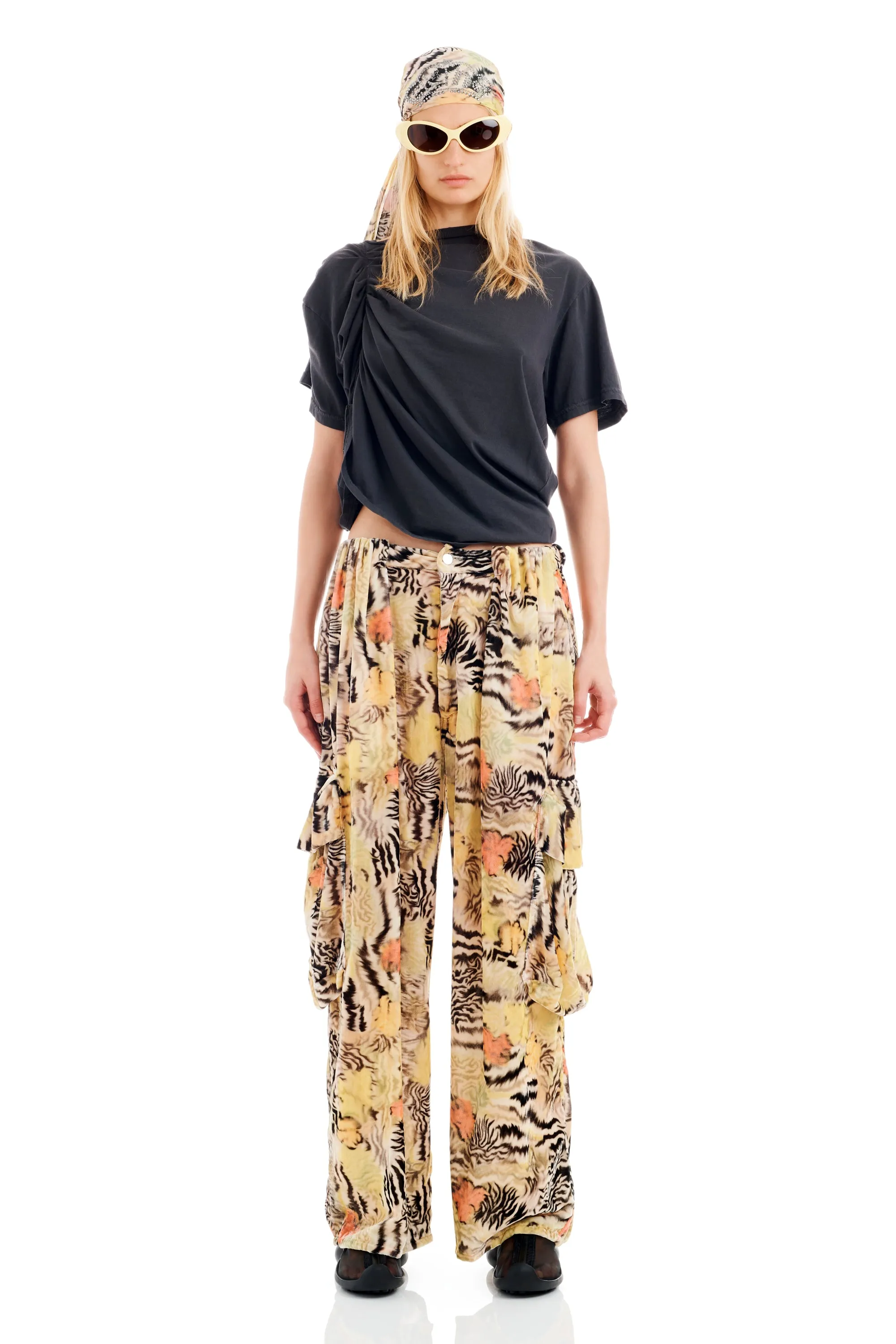 ZEBRA FLORAL PLEATED CARGO PANT sold by Collina Strada product image thumbnail 3