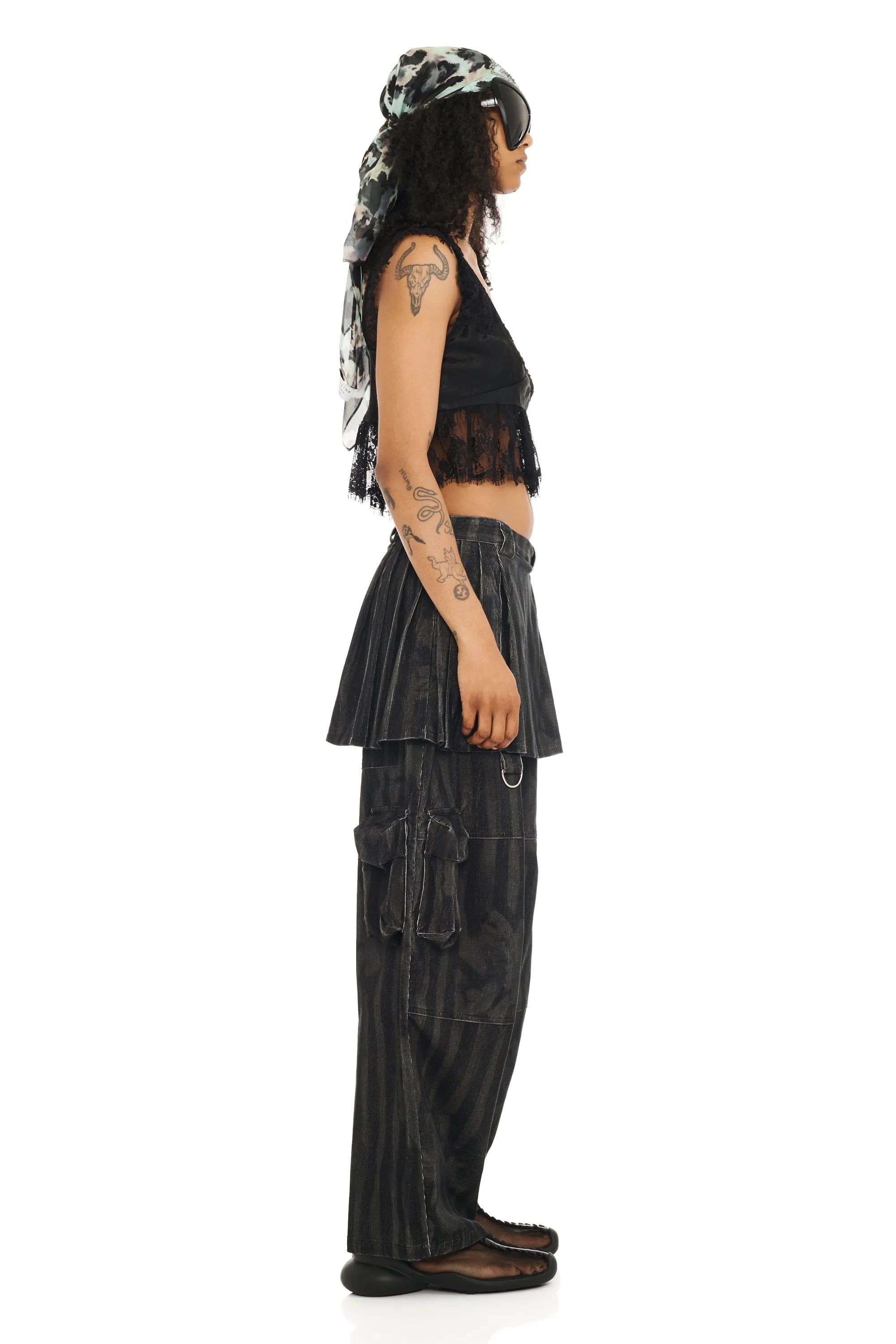 BLACK WAVY FLOWER STRIPE LAWN SKIRT CARGO PANT sold by Collina Strada product image thumbnail 4
