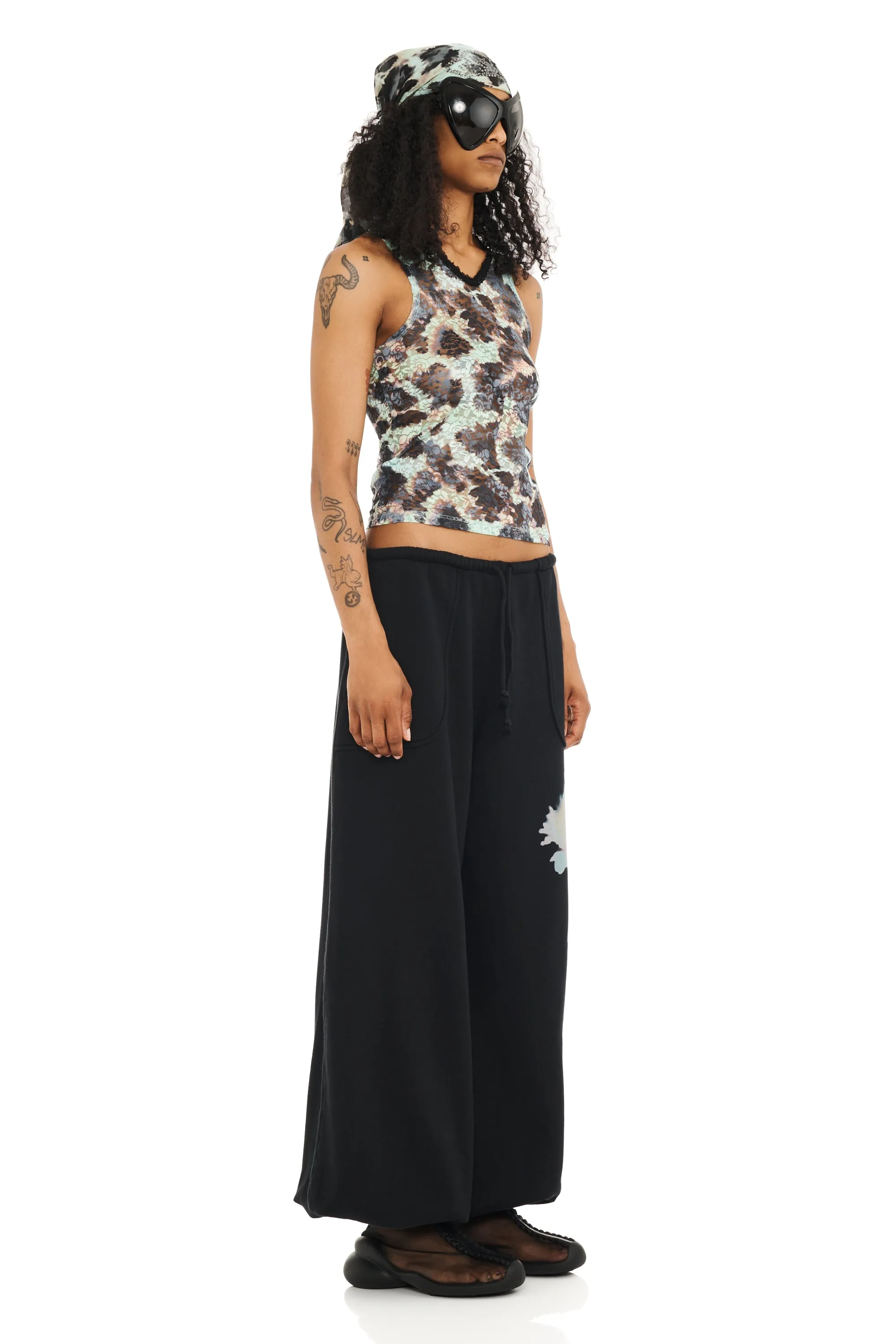 BLACK FLOWER DREAM BALLOON SWEATPANT sold by Collina Strada product image thumbnail 3