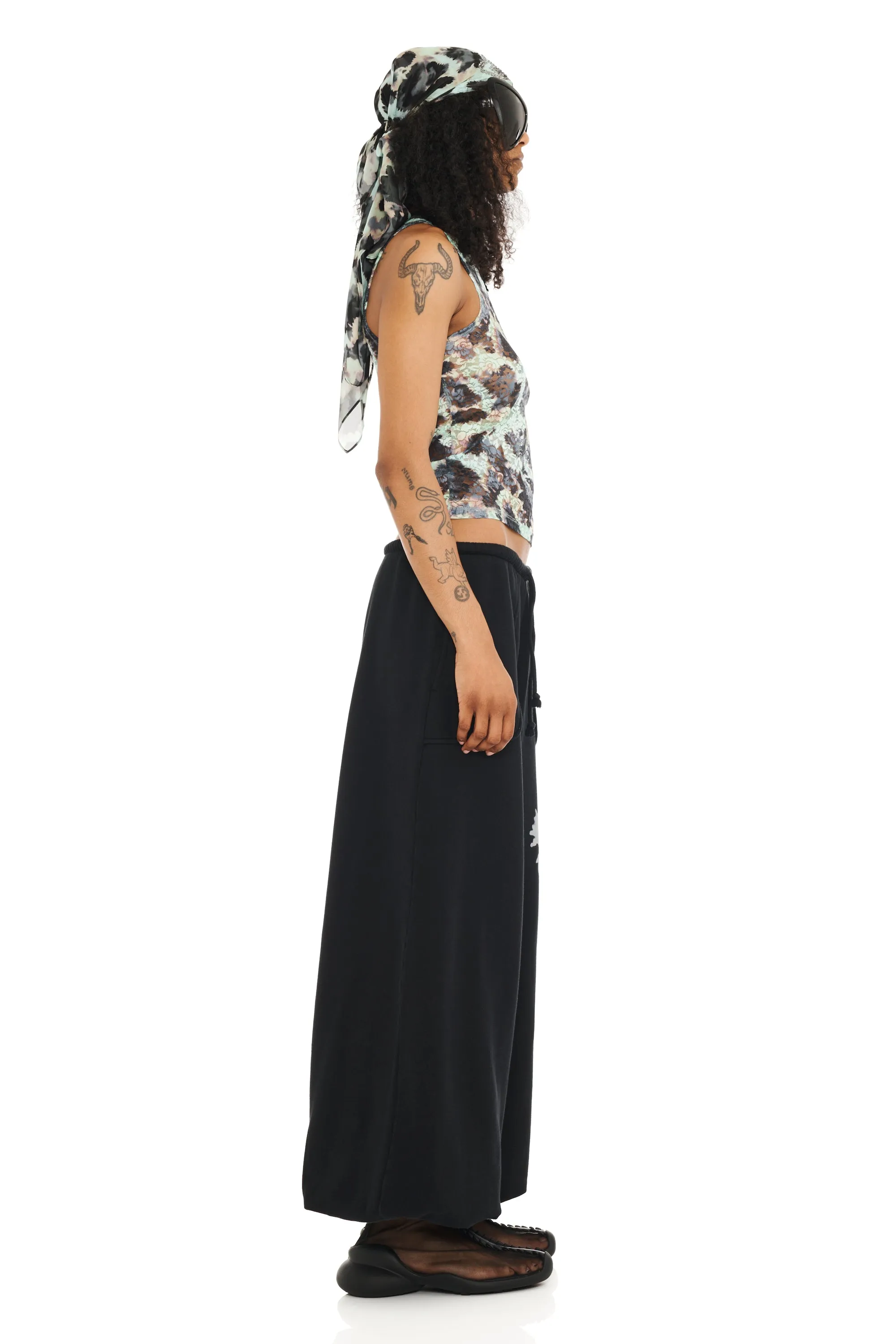BLACK FLOWER DREAM BALLOON SWEATPANT sold by Collina Strada product image thumbnail 4