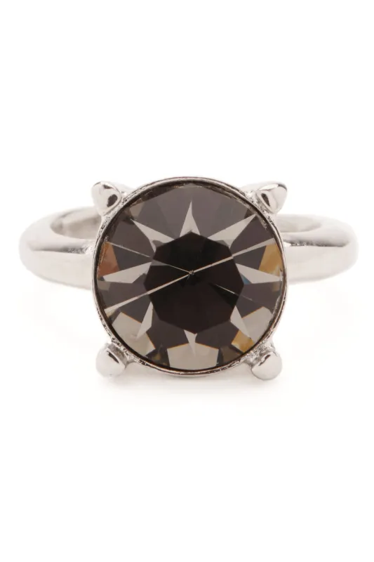 BLACK DIAMOND TOE RING made by Collina Strada