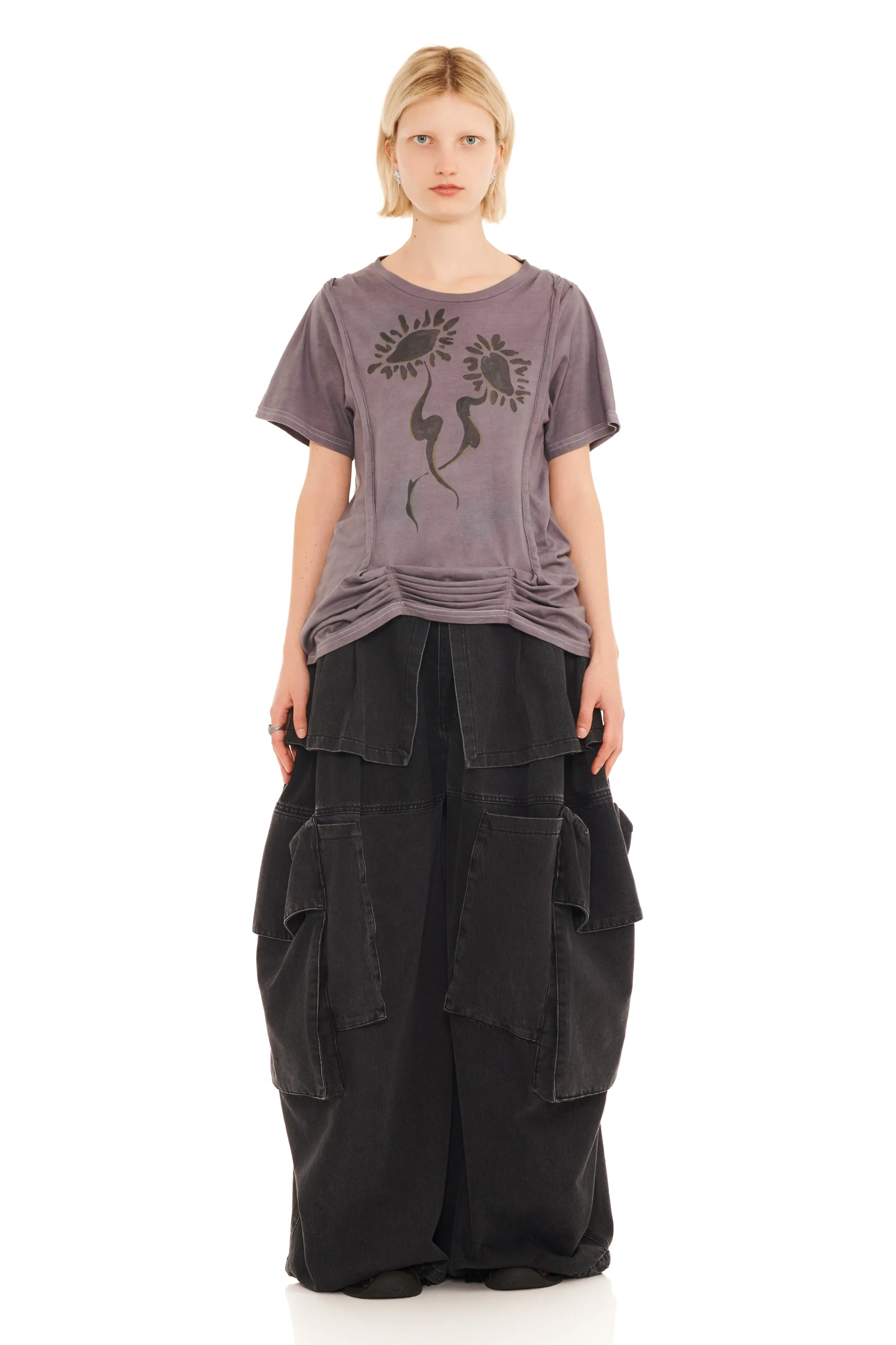 CHARCOAL DAISIES HAZEL TEE sold by Collina Strada