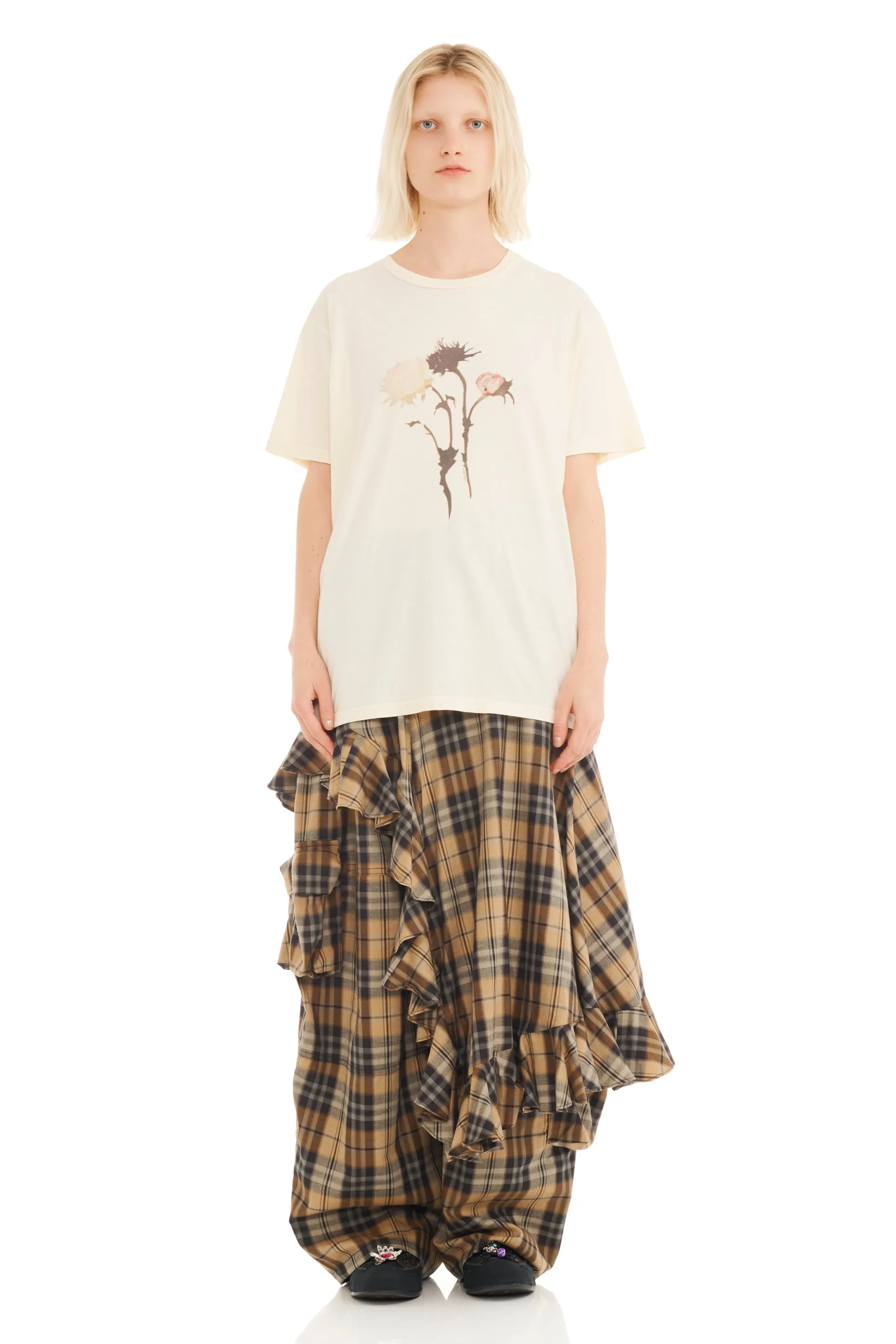 CREAM GOTH FLOWER DRIP GRAPHIC TEE sold by Collina Strada