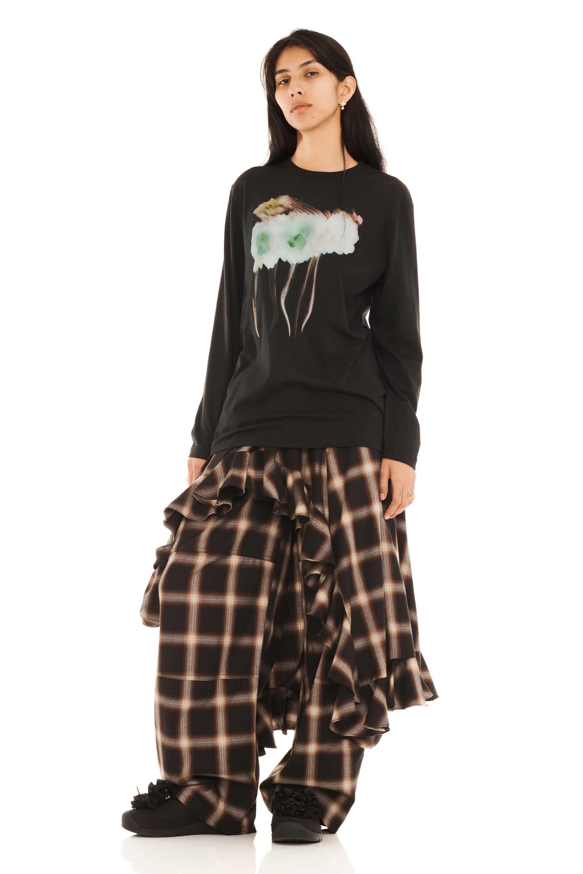 HOLLOW BLOSSOM L/S GRAPHIC TEE sold by Collina Strada product image thumbnail 5