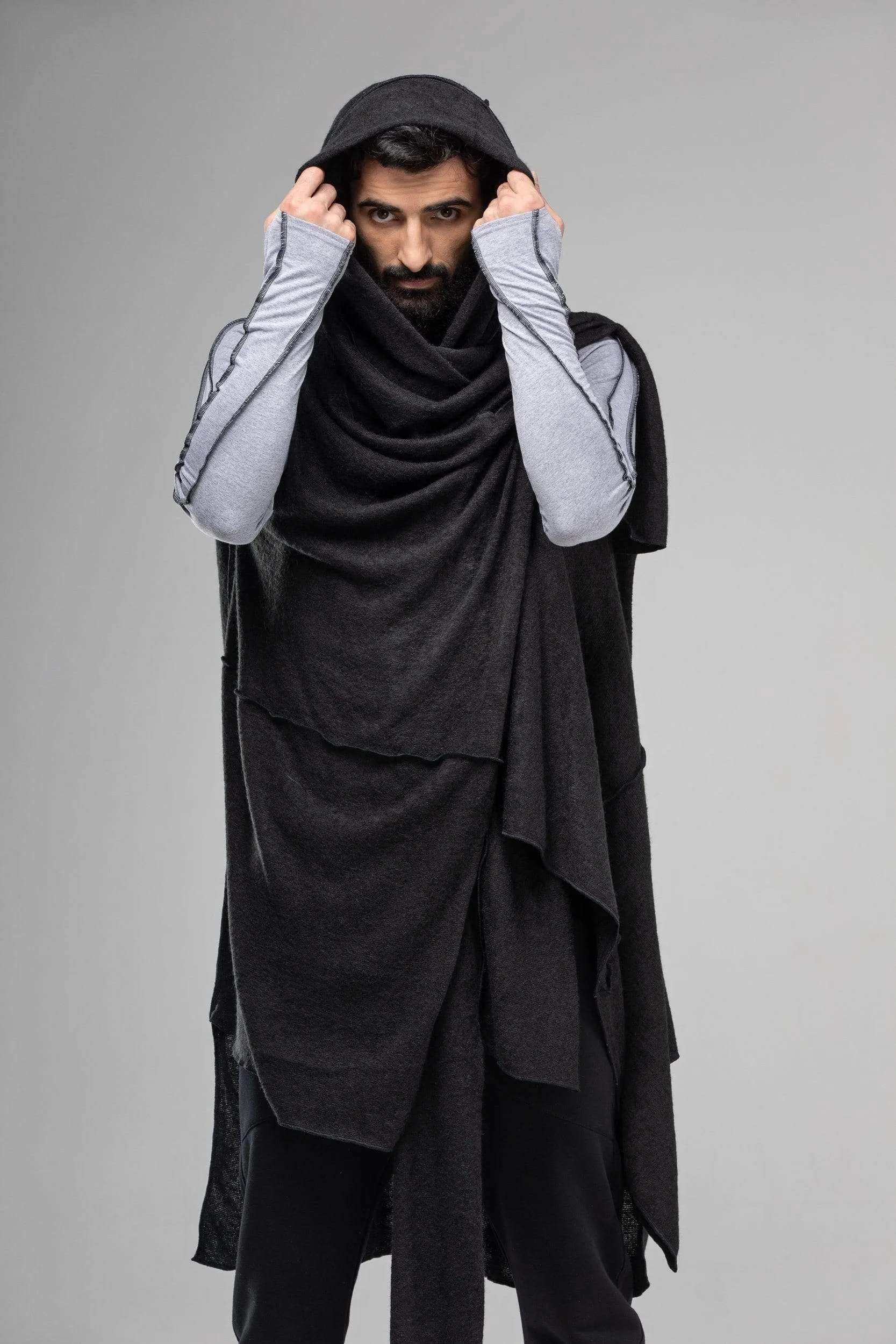 Black sleeveless coat sold by MDNT:45 product image thumbnail 4