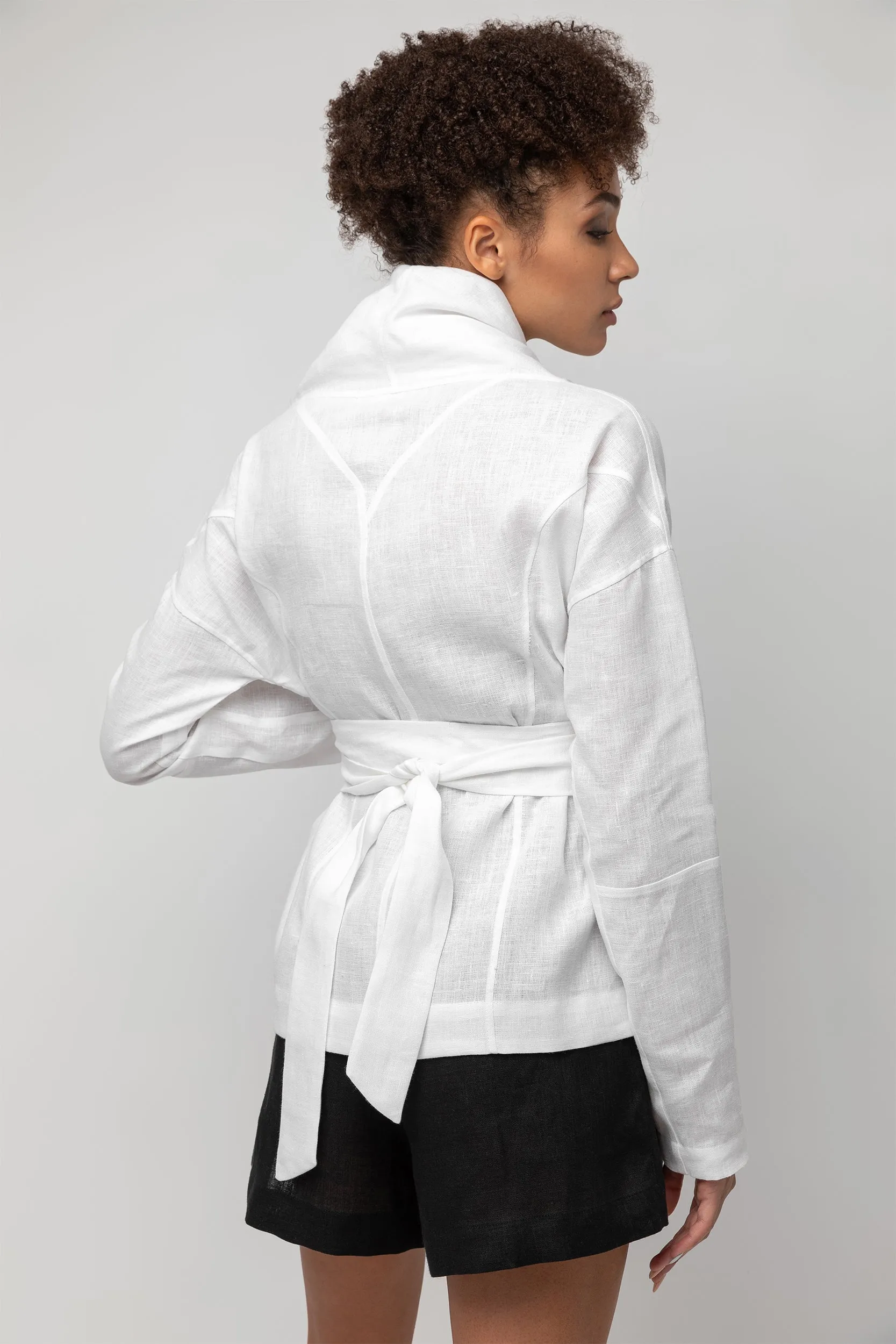 Tsubomi Cape White sold by MDNT:45 product image thumbnail 3