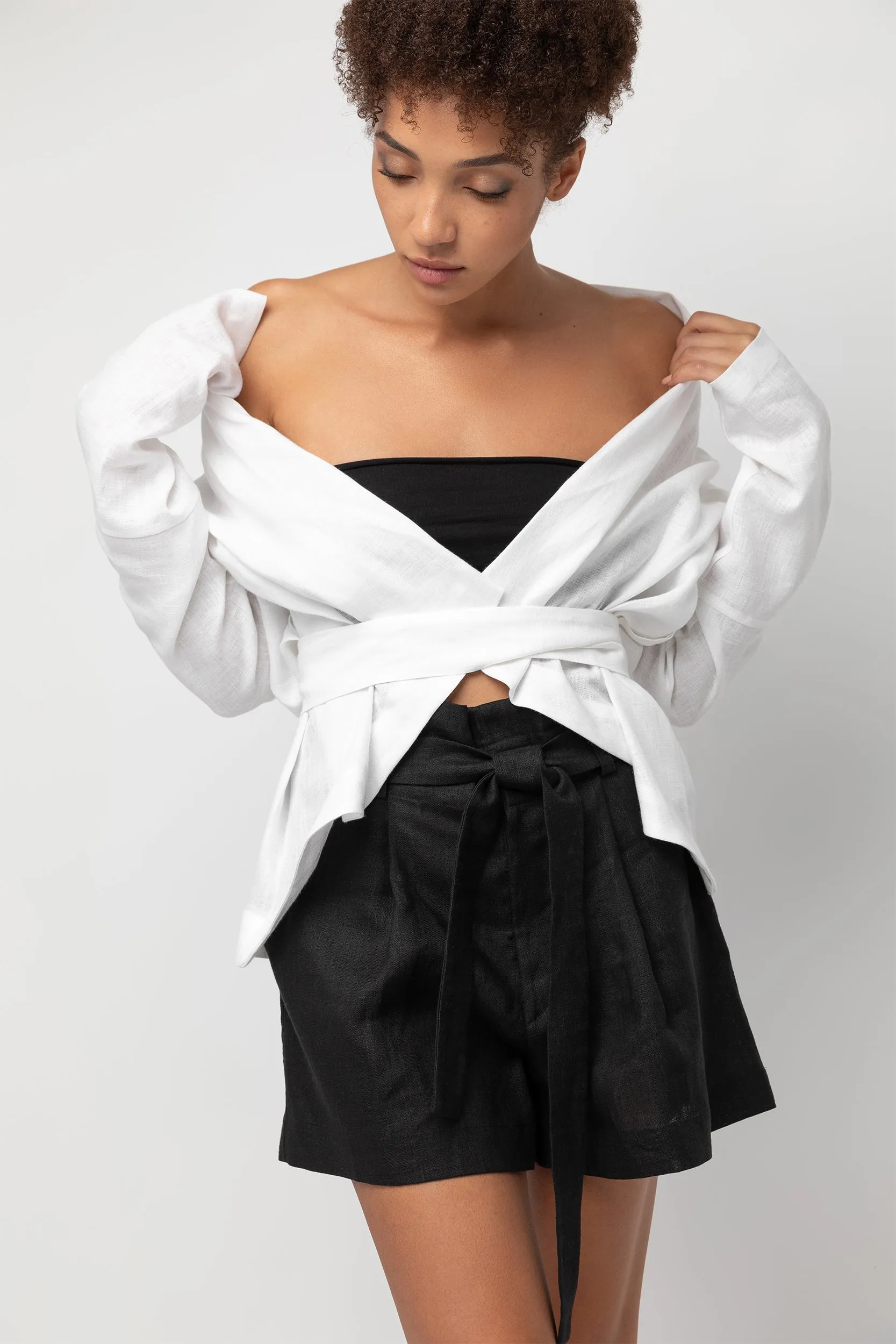 Tsubomi Cape White sold by MDNT:45 product image thumbnail 5