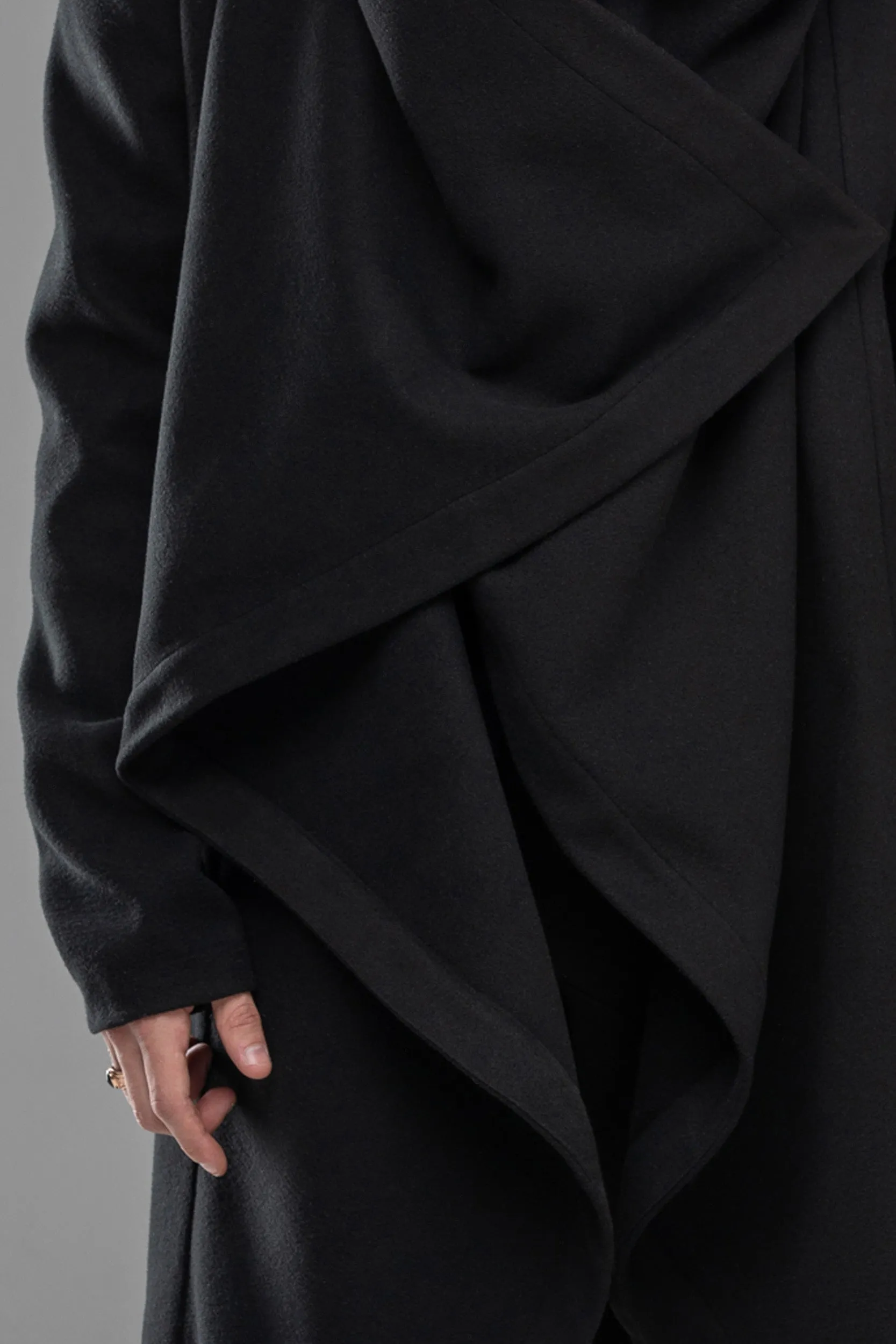 Oversized geometric loose fit coat sold by MDNT:45 product image thumbnail 5