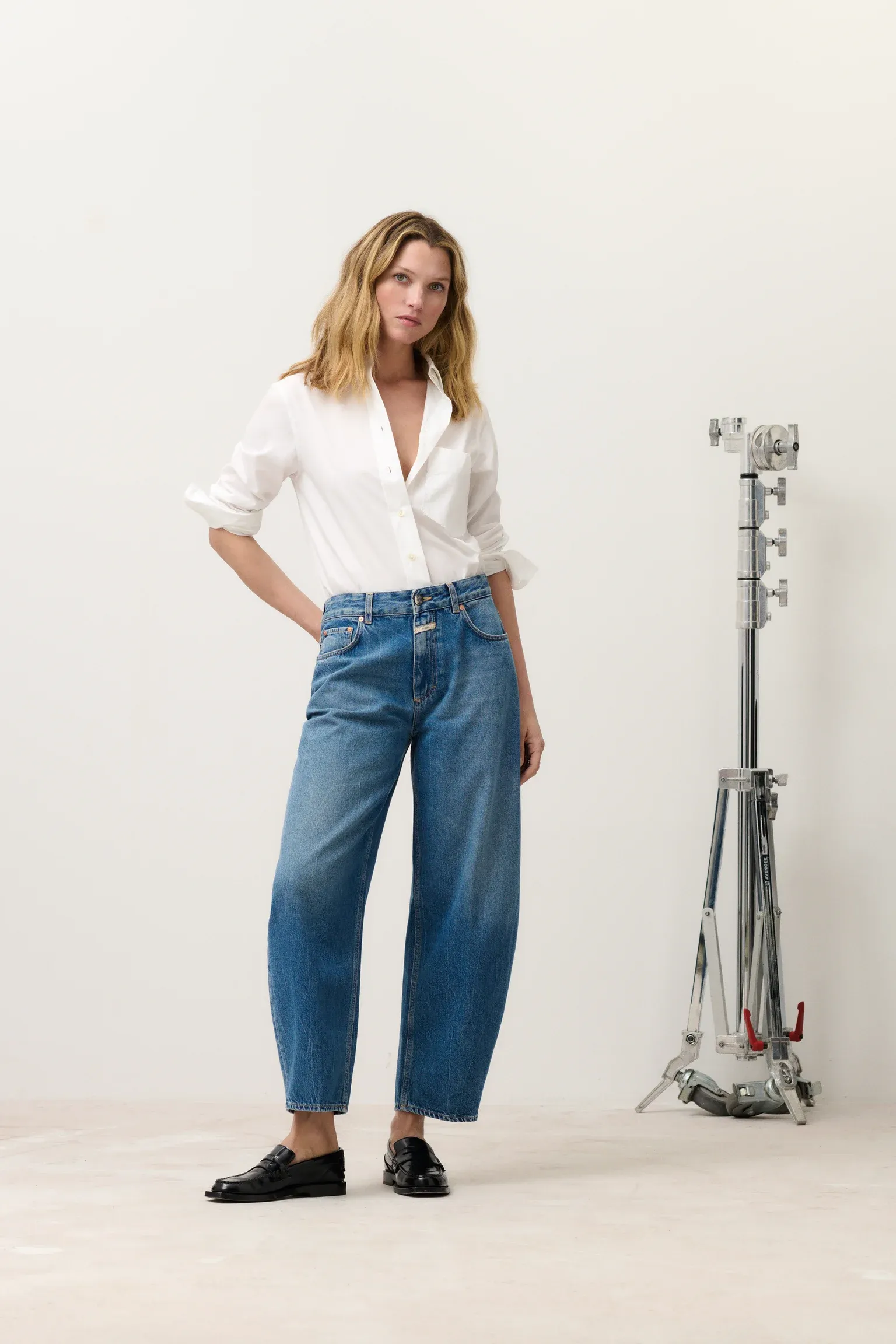 Jazzie Barrel Jeans - Mid Blue sold by Jones product image thumbnail 3