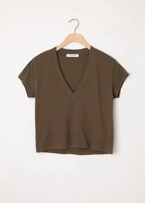 Alanis V Neck - Dark Olive made by Perfectwhitetee