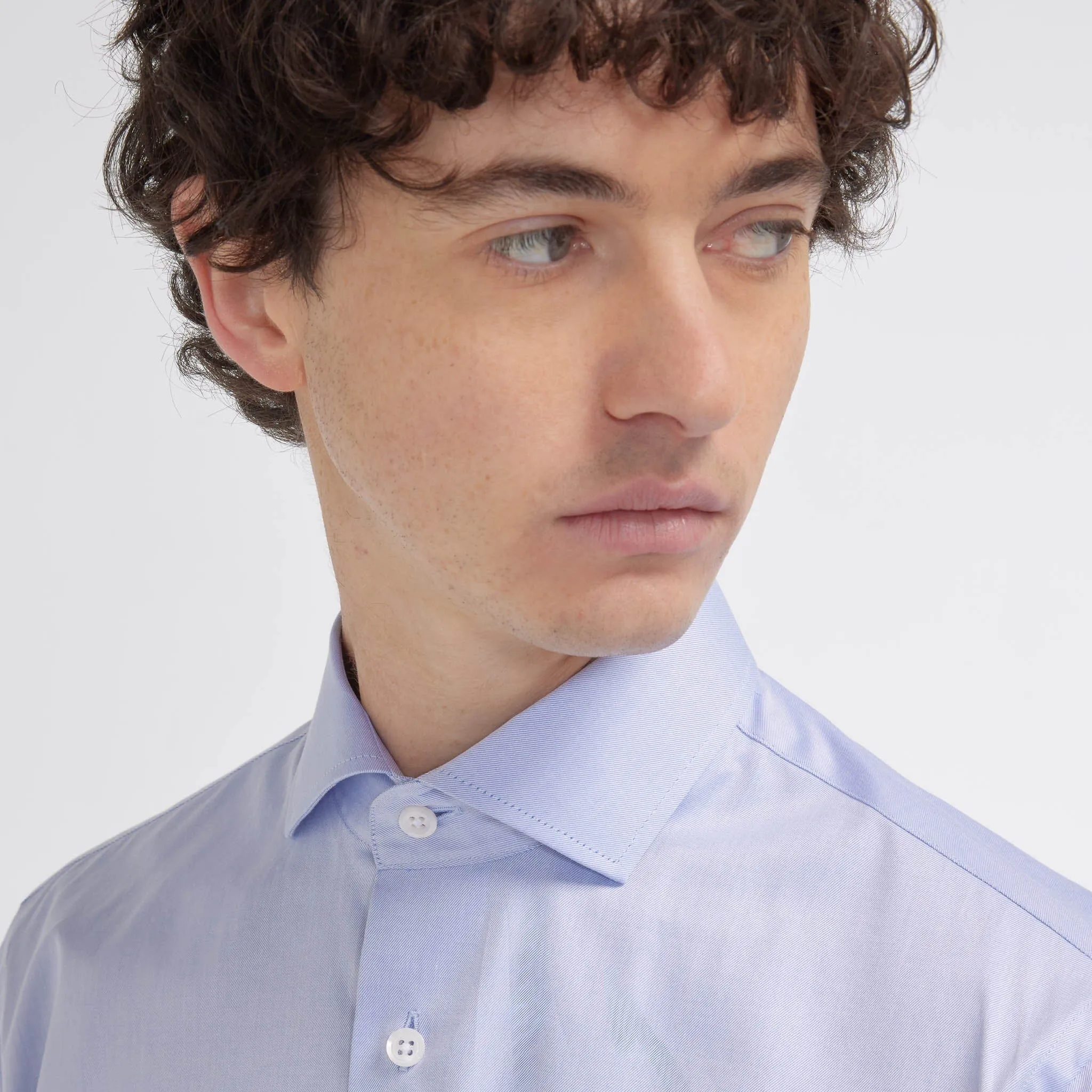 Chemise cintrée en twill double retors bleue sold by Hast Paris product image thumbnail 2