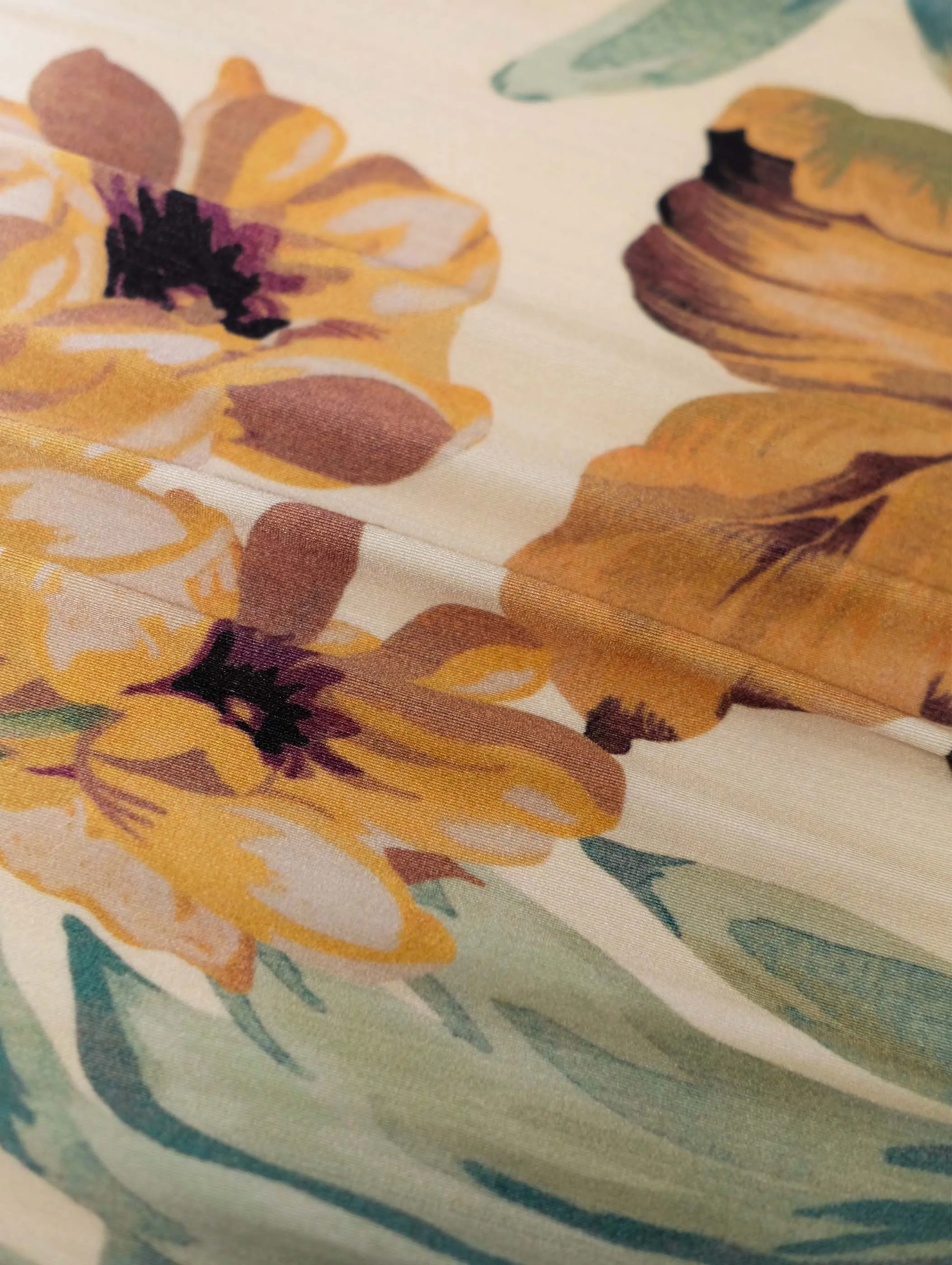 Keepsake Crop sold by Peony product image thumbnail 5