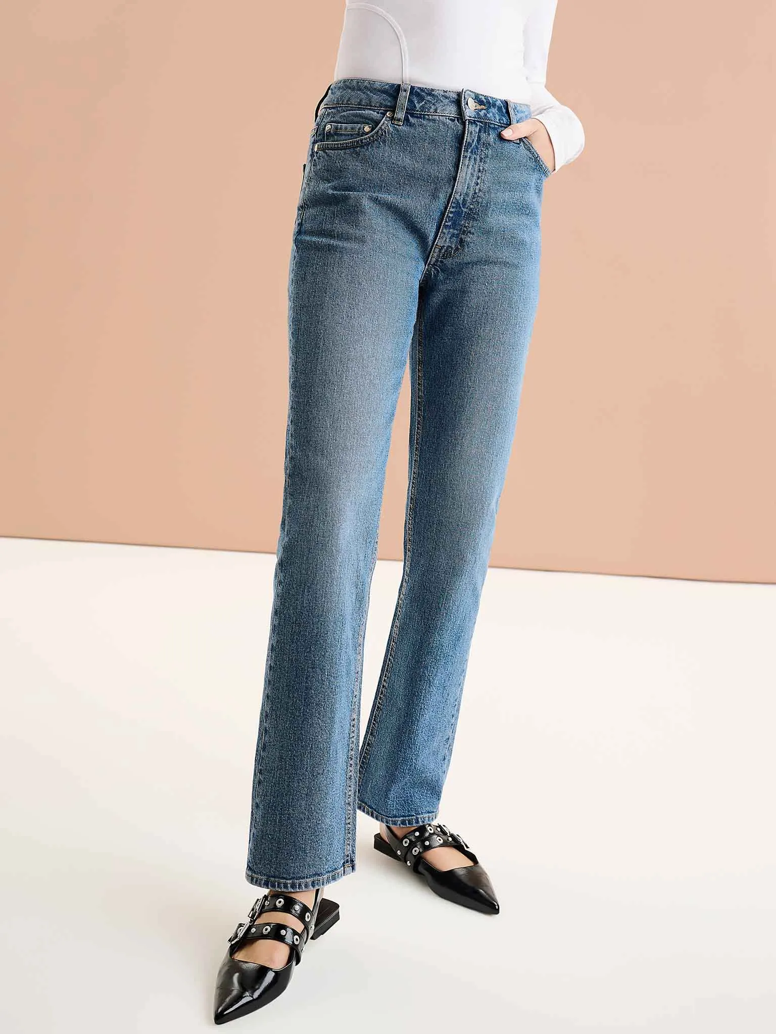 Jana Straight Leg Jean sold by Omnes product image thumbnail 4
