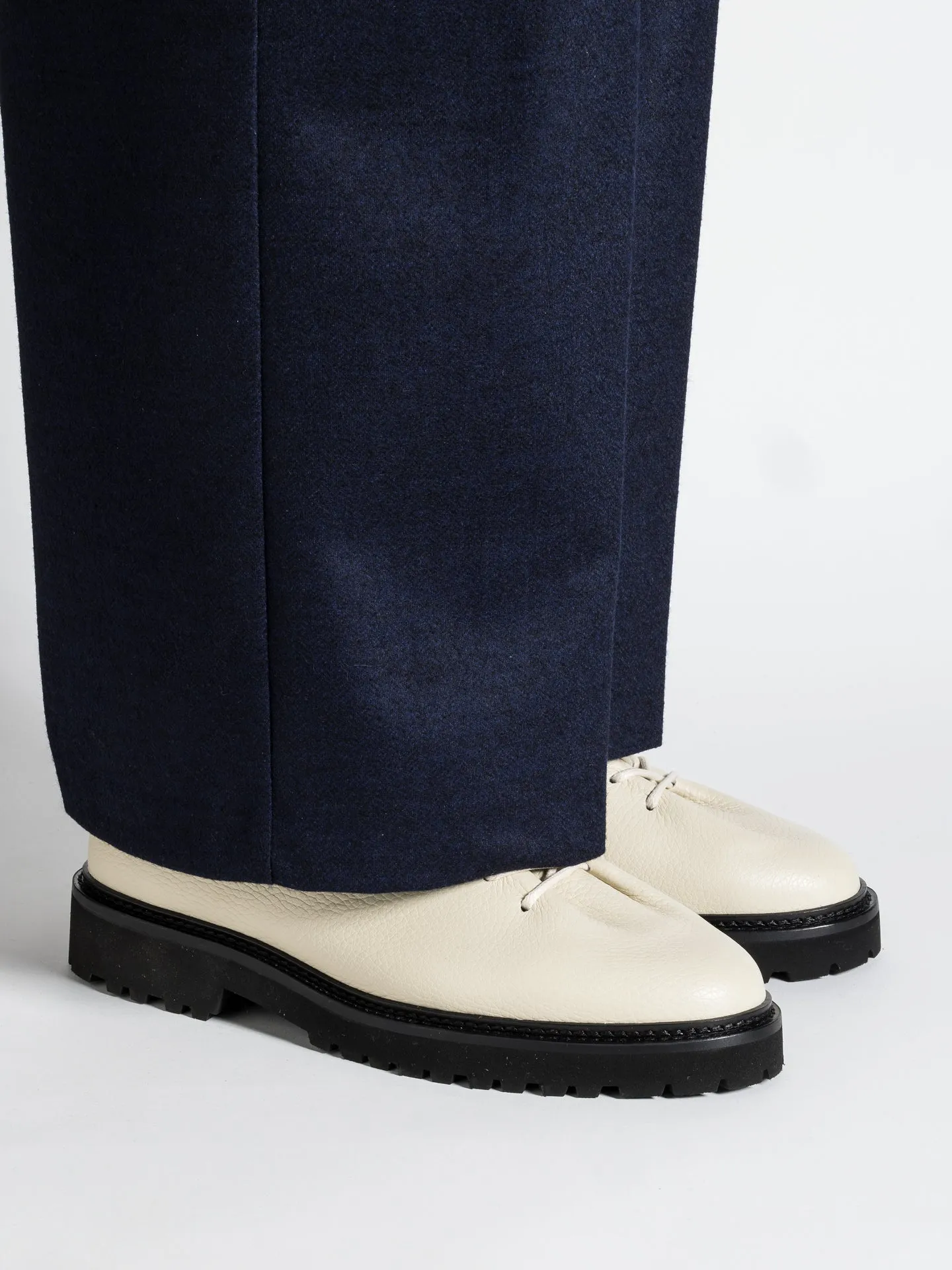 EDOUARD LUG CREMA sold by Jacques Soloviere product image thumbnail 2