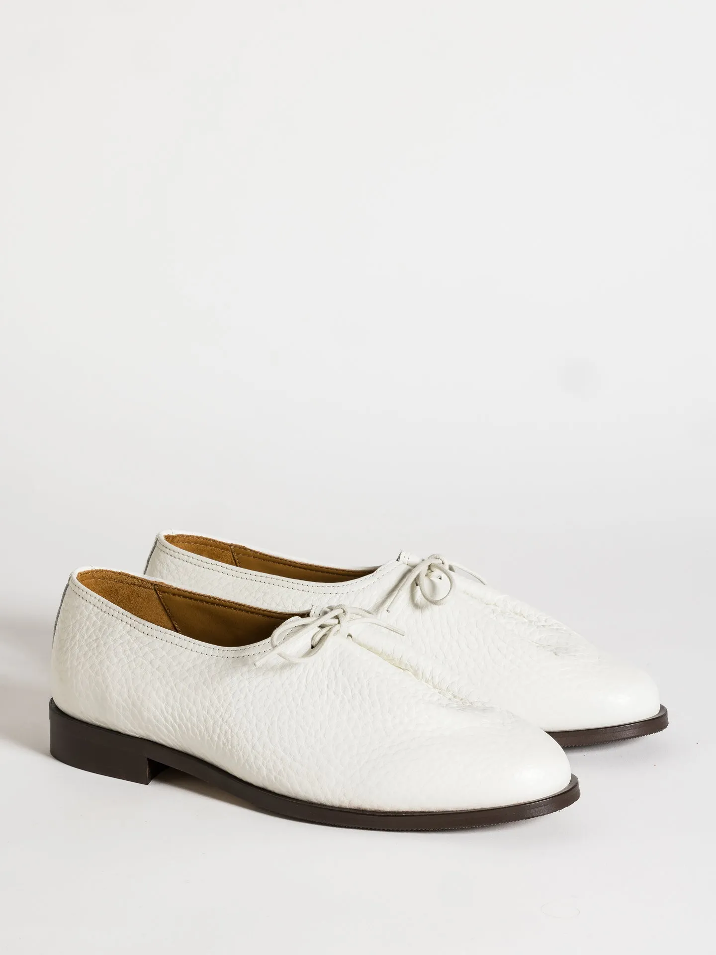 MATT NEW WHITE sold by Jacques Soloviere