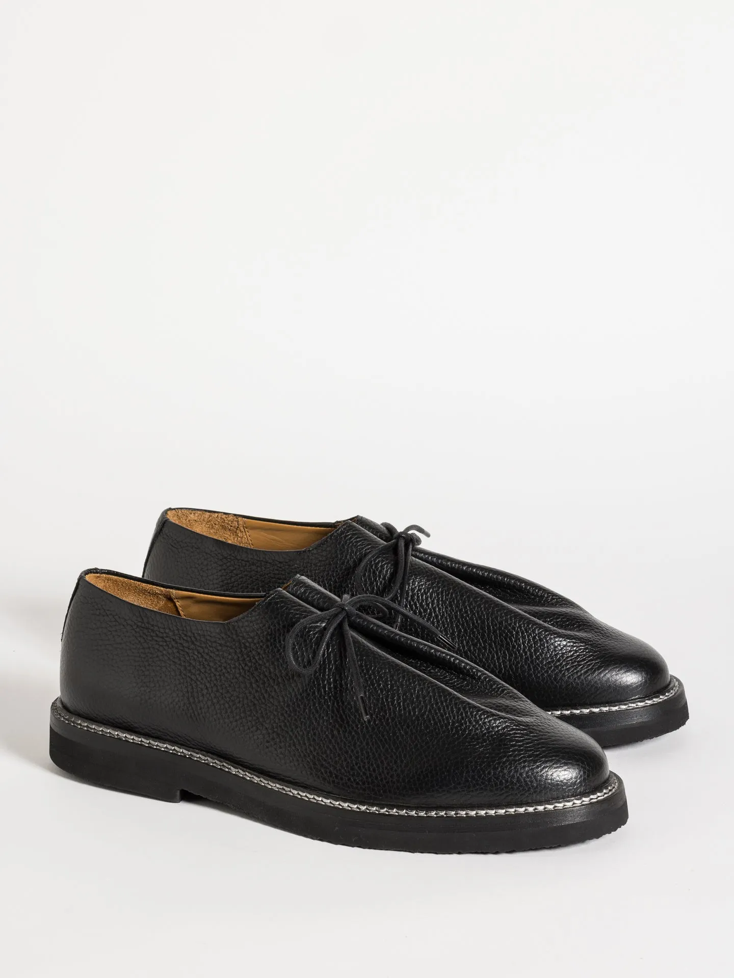 RAY BLACK GRAINED sold by Jacques Soloviere