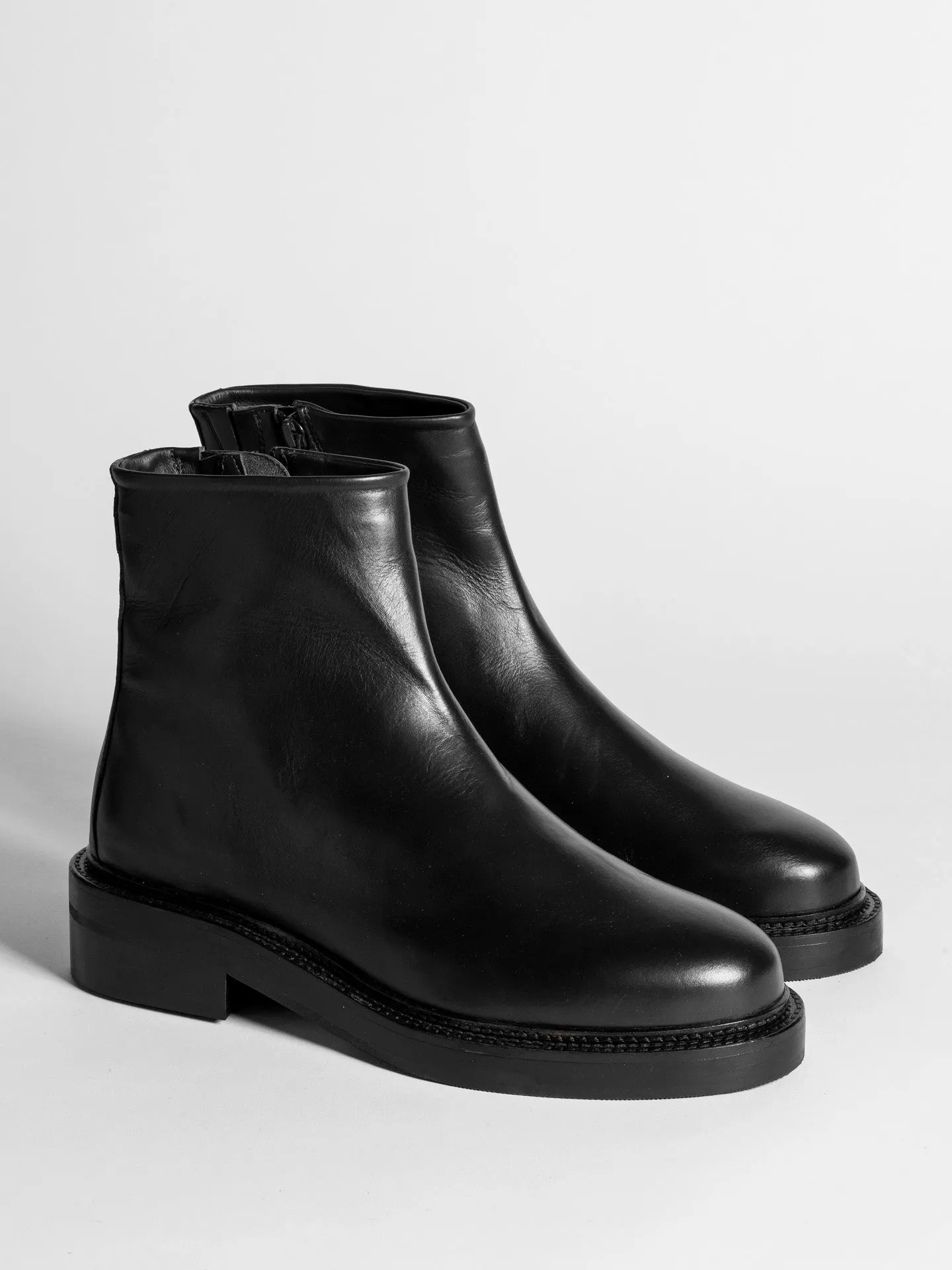 MARCUS CALF BLACK sold by Jacques Soloviere