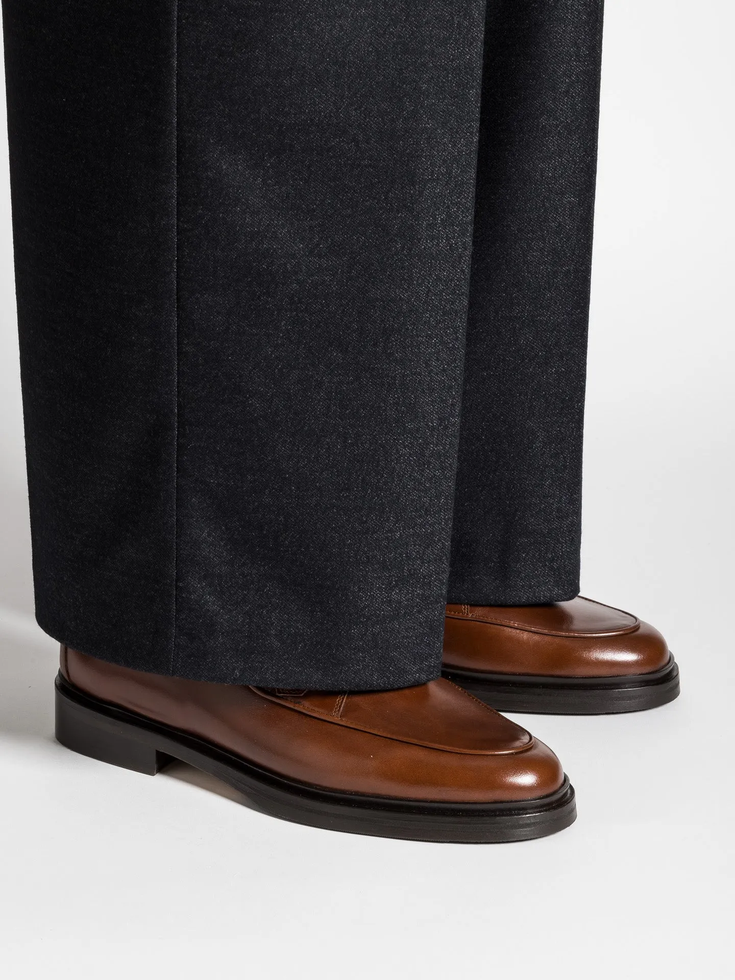 SERGE SIENNA sold by Jacques Soloviere product image thumbnail 2