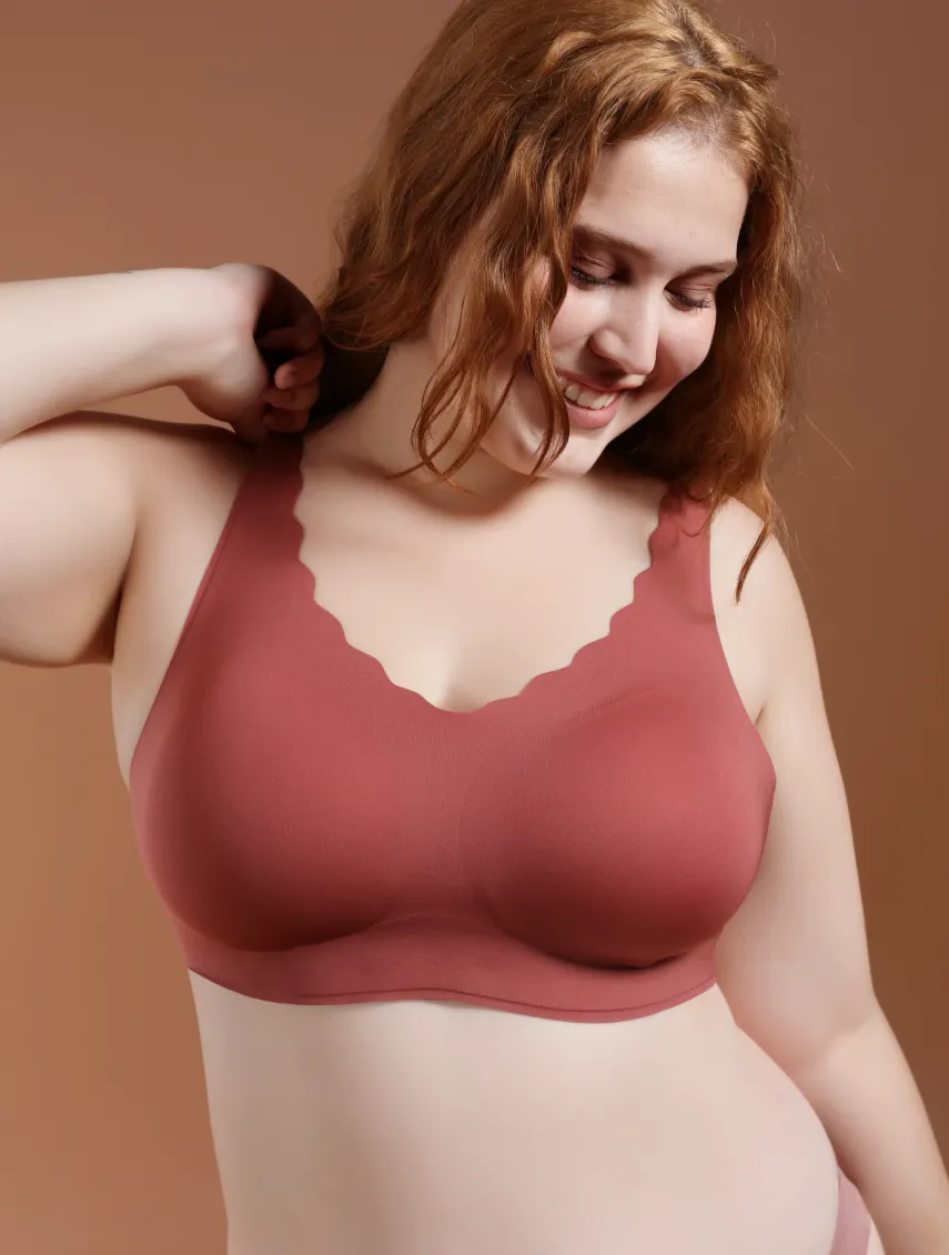 Airlite Breathable Seamless Bra with Scallop Edges sold by Comfelie