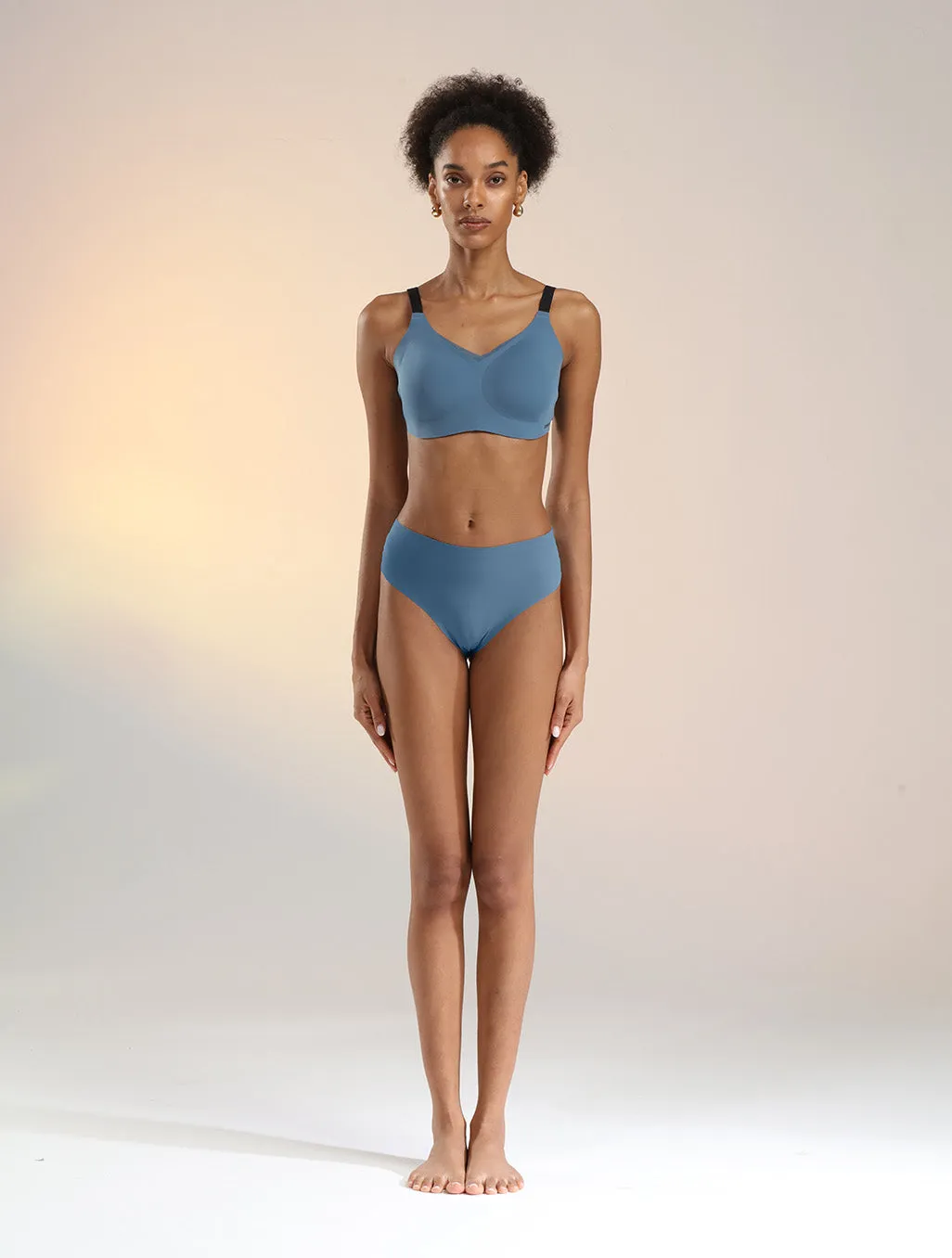 Zero Gravity Plunge Sculpt Mesh Bra sold by Comfelie product image thumbnail 4