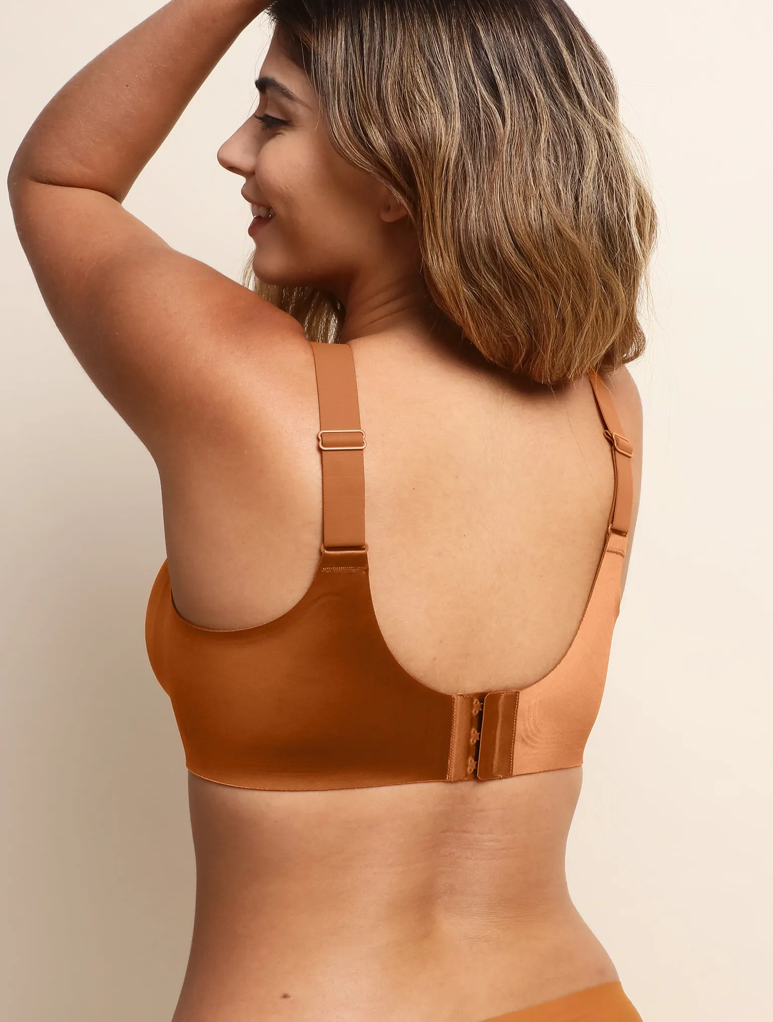 Comfelie Seamless Curve Pop Luxury Satin Bra-Bazaar’s Pick sold by Comfelie product image thumbnail 5