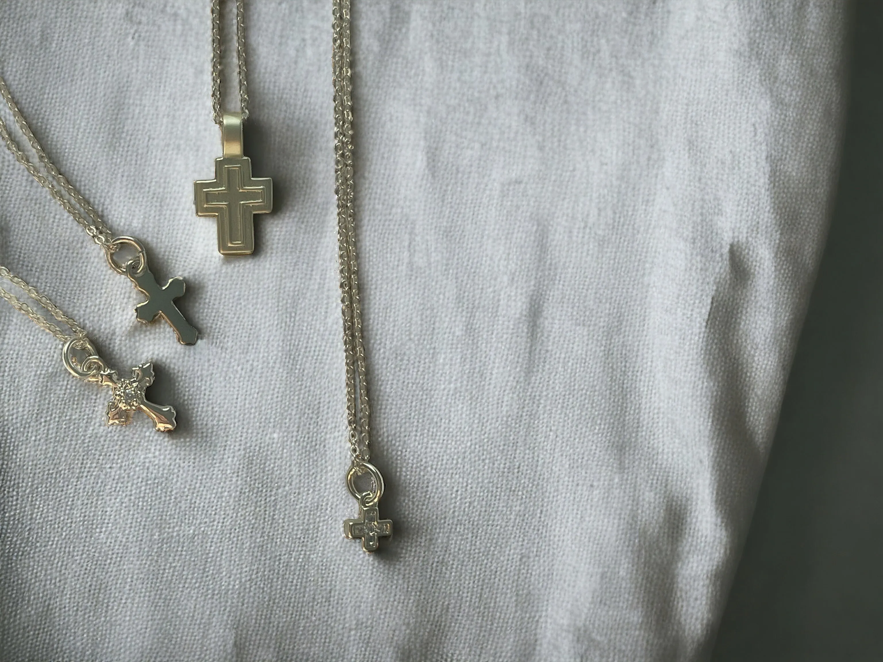 Agnes Gold Cross sold by Ordonez Le product image thumbnail 3