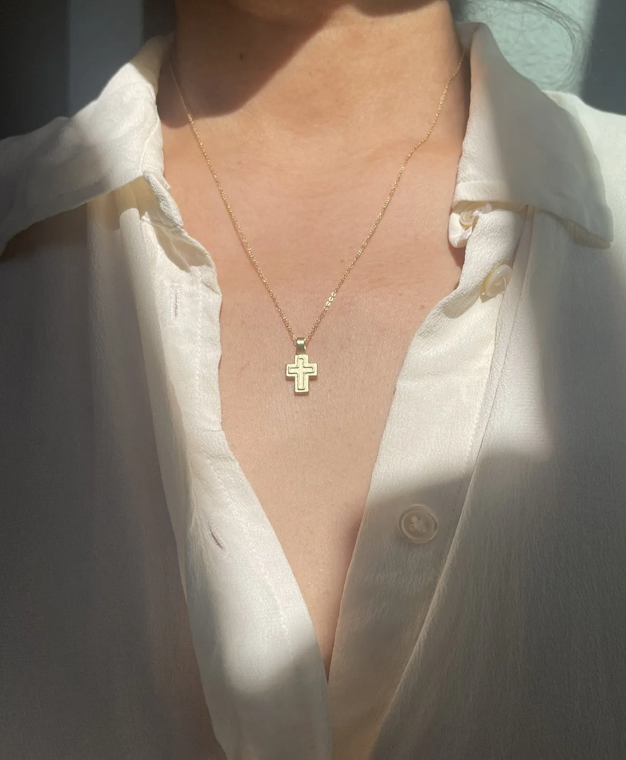 Maria Gold Cross sold by Ordonez Le product image thumbnail 2