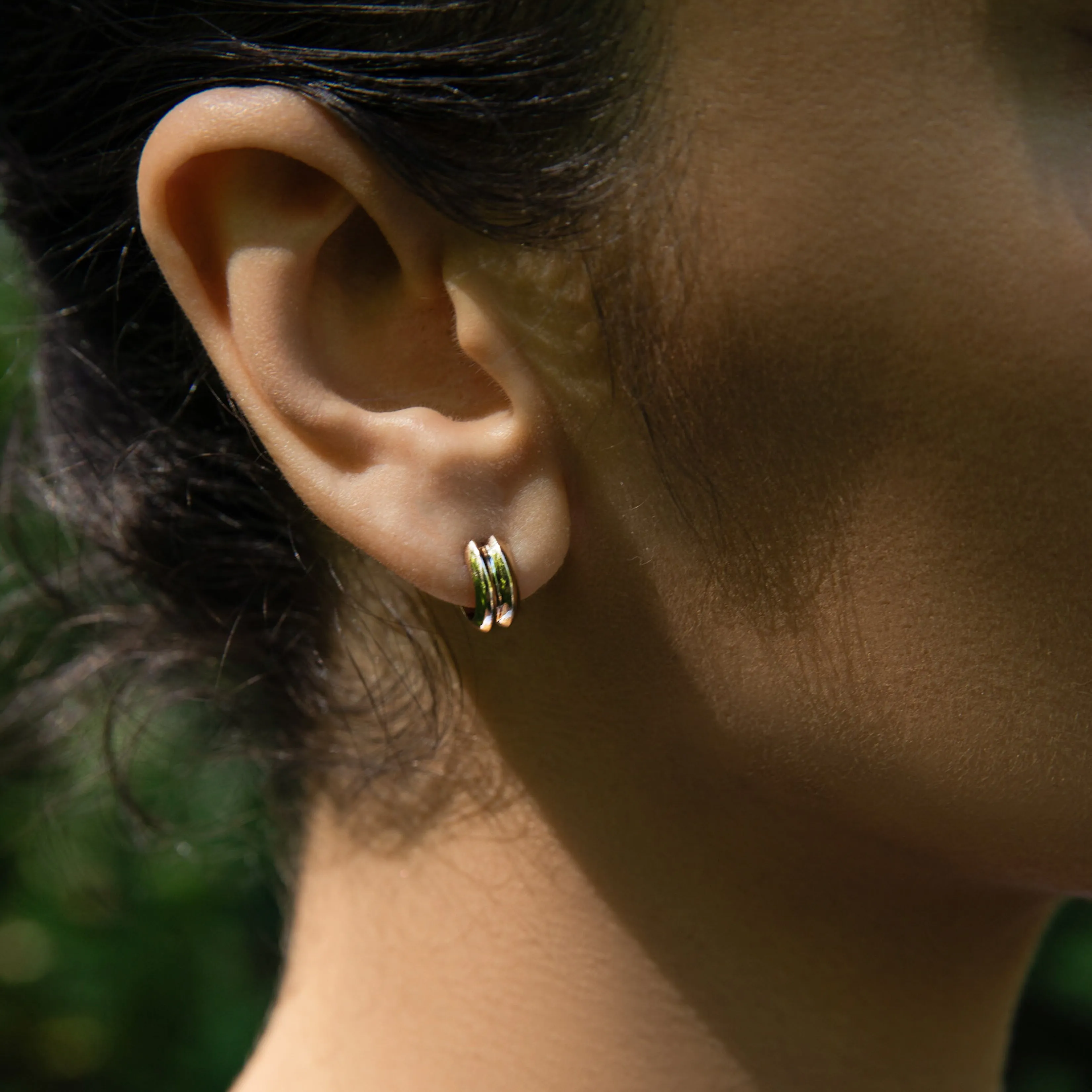 Gold Double Knife Edge Hoop sold by Sophie Ratner product image thumbnail 2