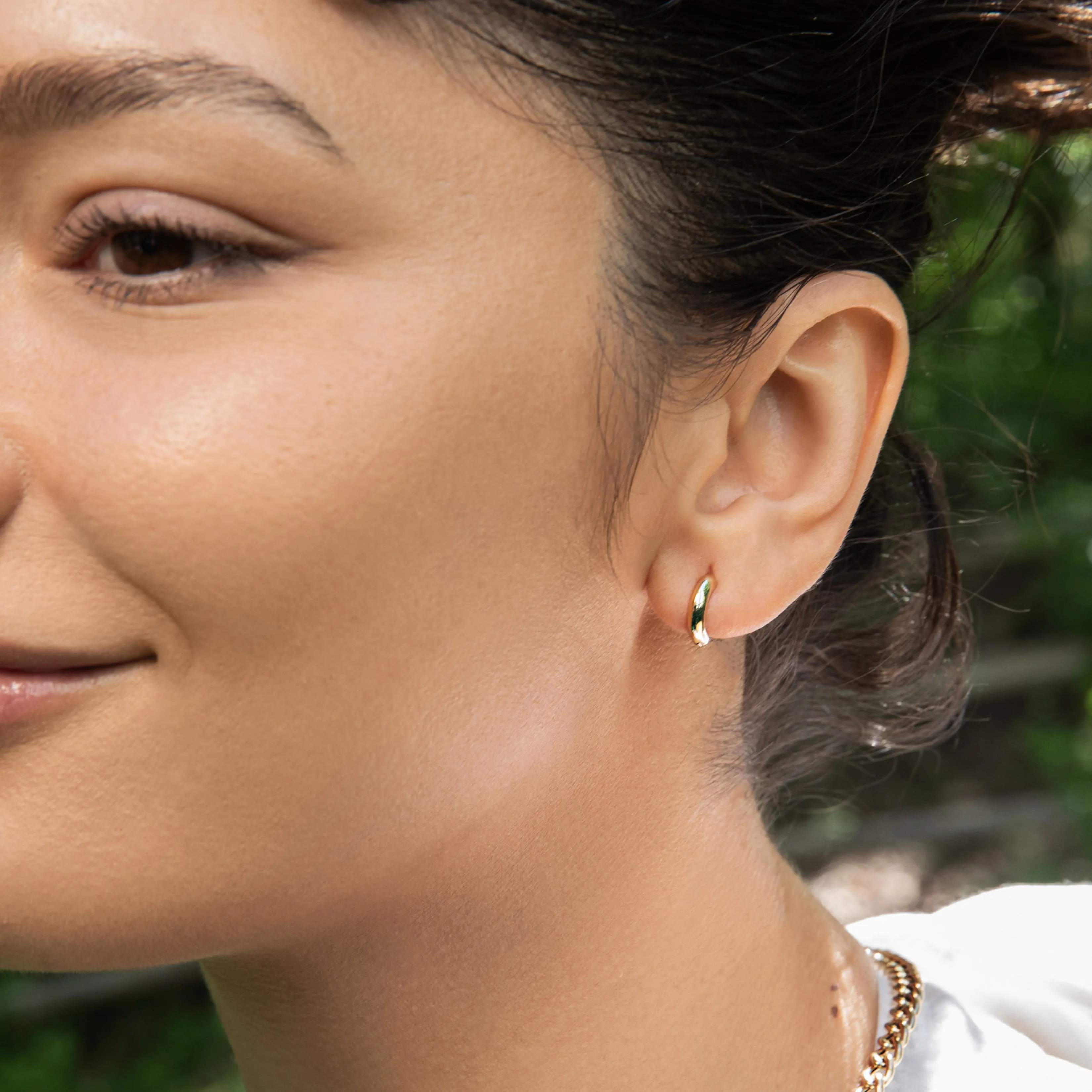 Gold Knife Edge Hoop sold by Sophie Ratner product image thumbnail 2