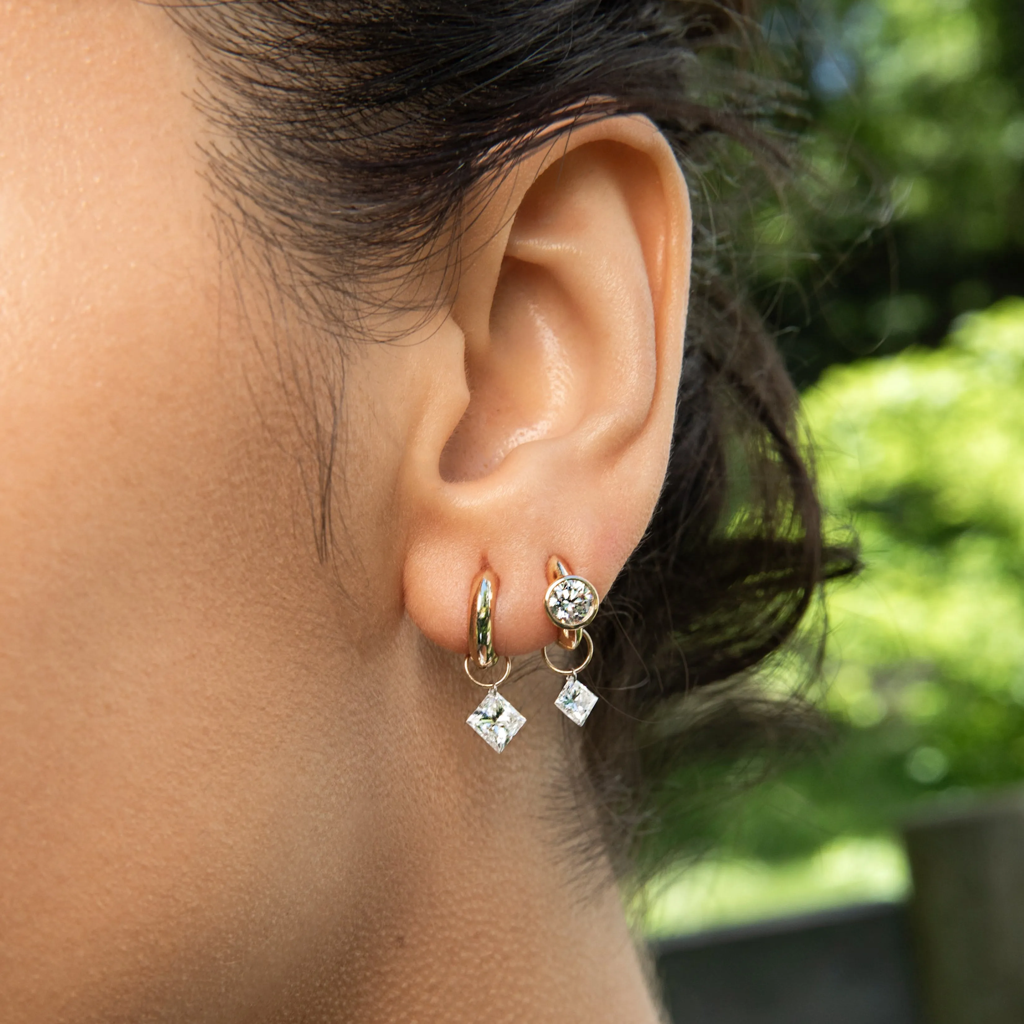 Gold Knife Edge Hoop sold by Sophie Ratner product image thumbnail 3