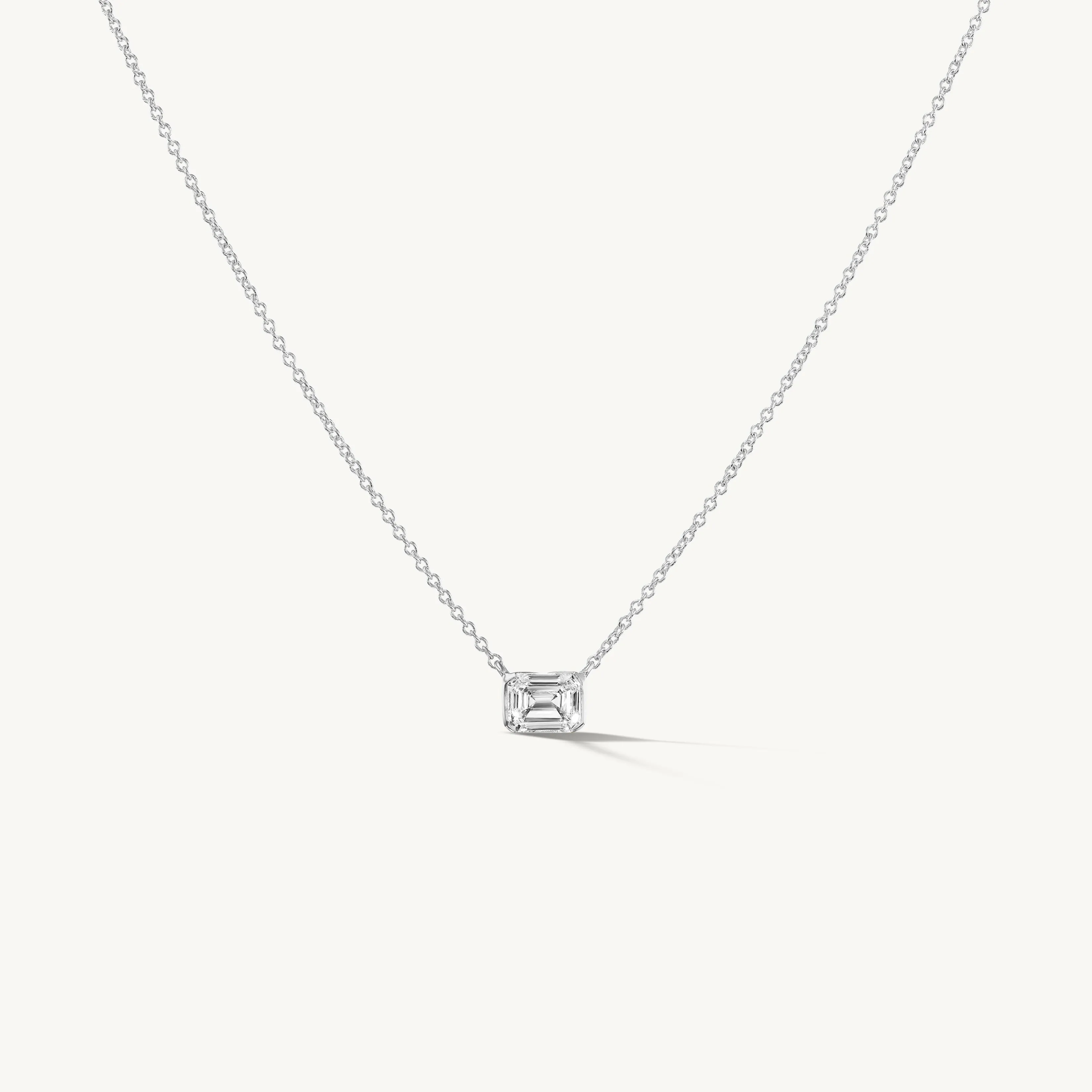 Medium Emerald Sunrise Pendant sold by Sophie Ratner product image thumbnail 5