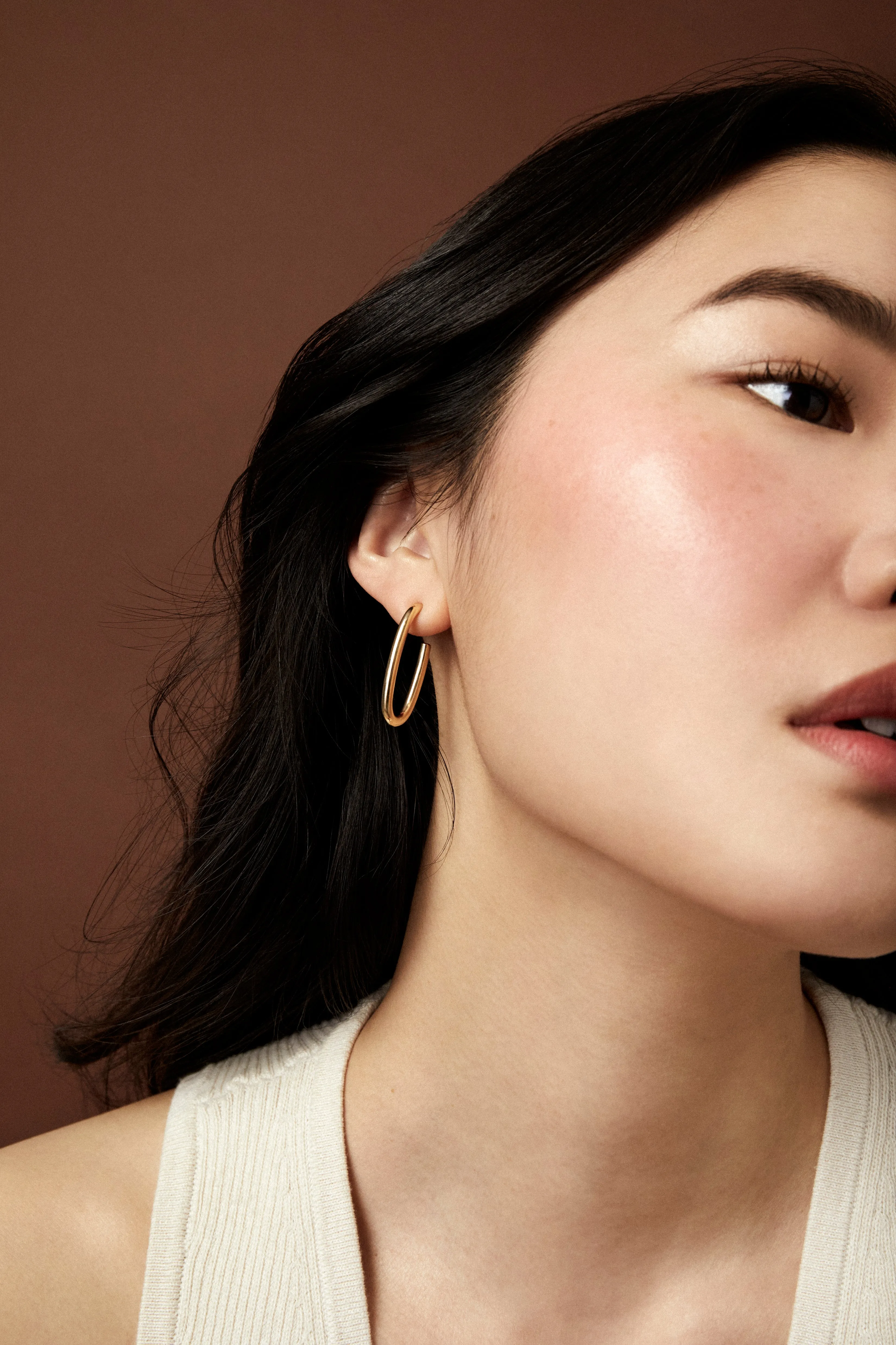 Chunky Oval Hoops sold by Sophie Ratner product image thumbnail 3