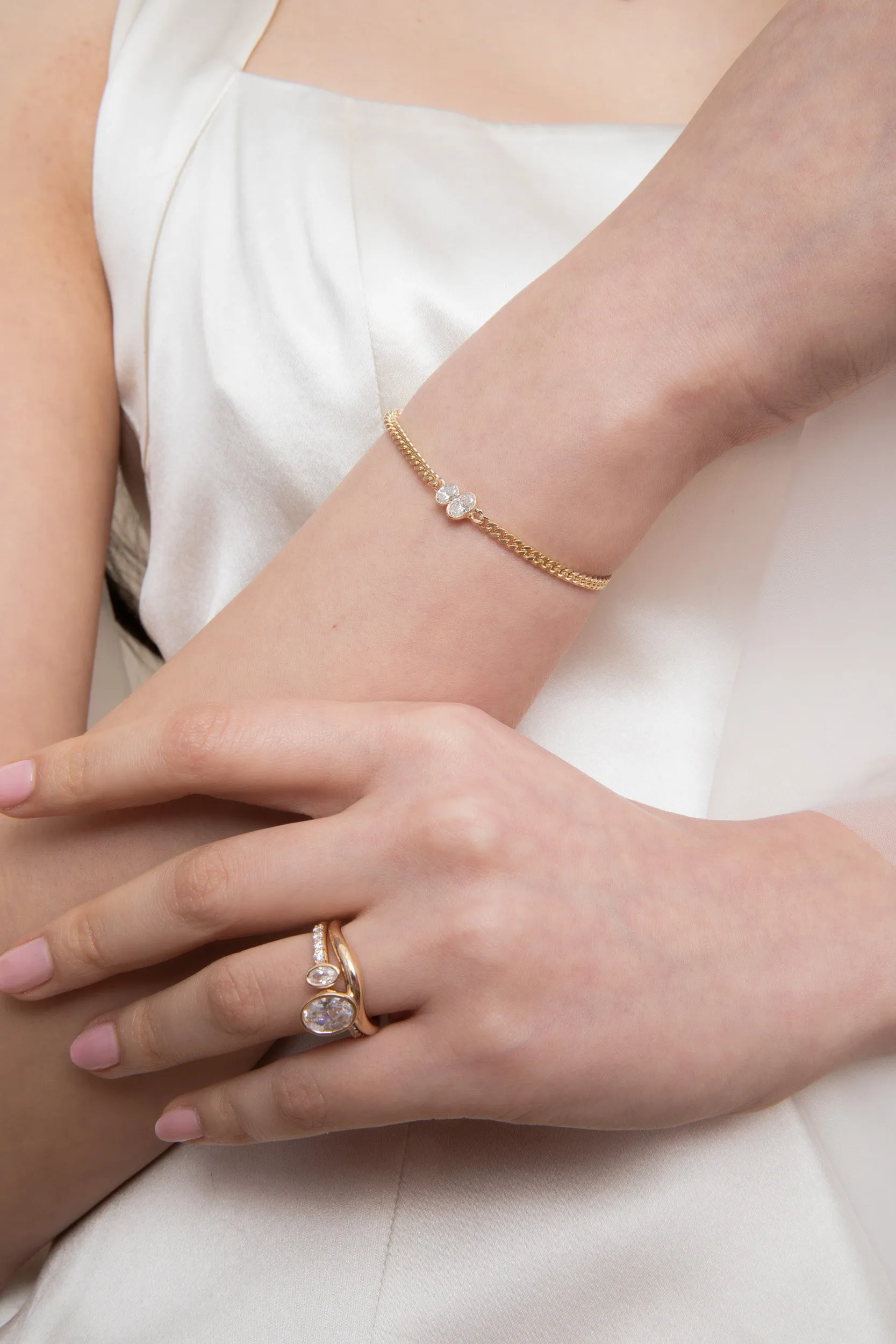 Duet Oval Bracelet sold by Sophie Ratner product image thumbnail 3