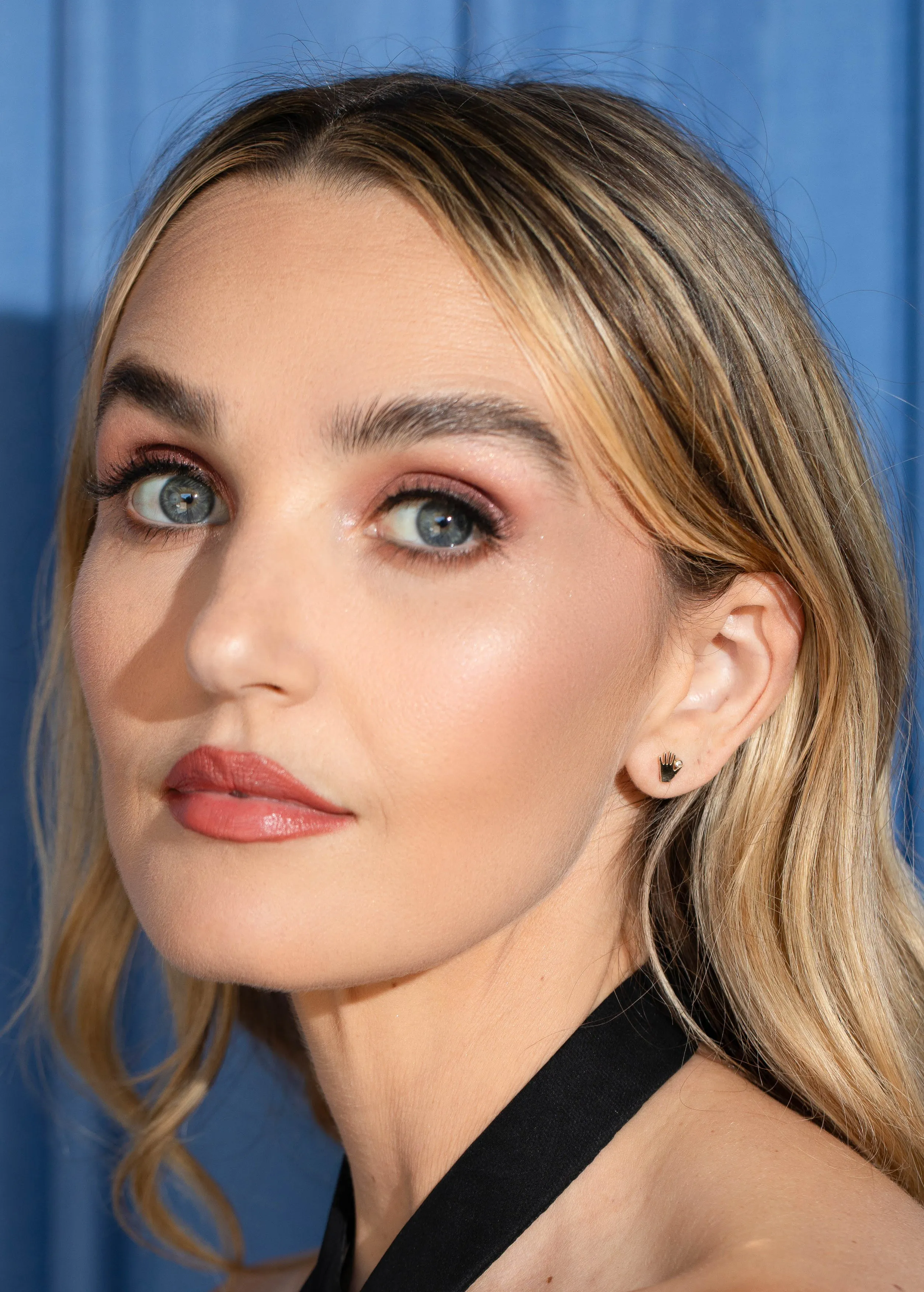 Diamond in Hand Stud sold by Sophie Ratner product image thumbnail 3