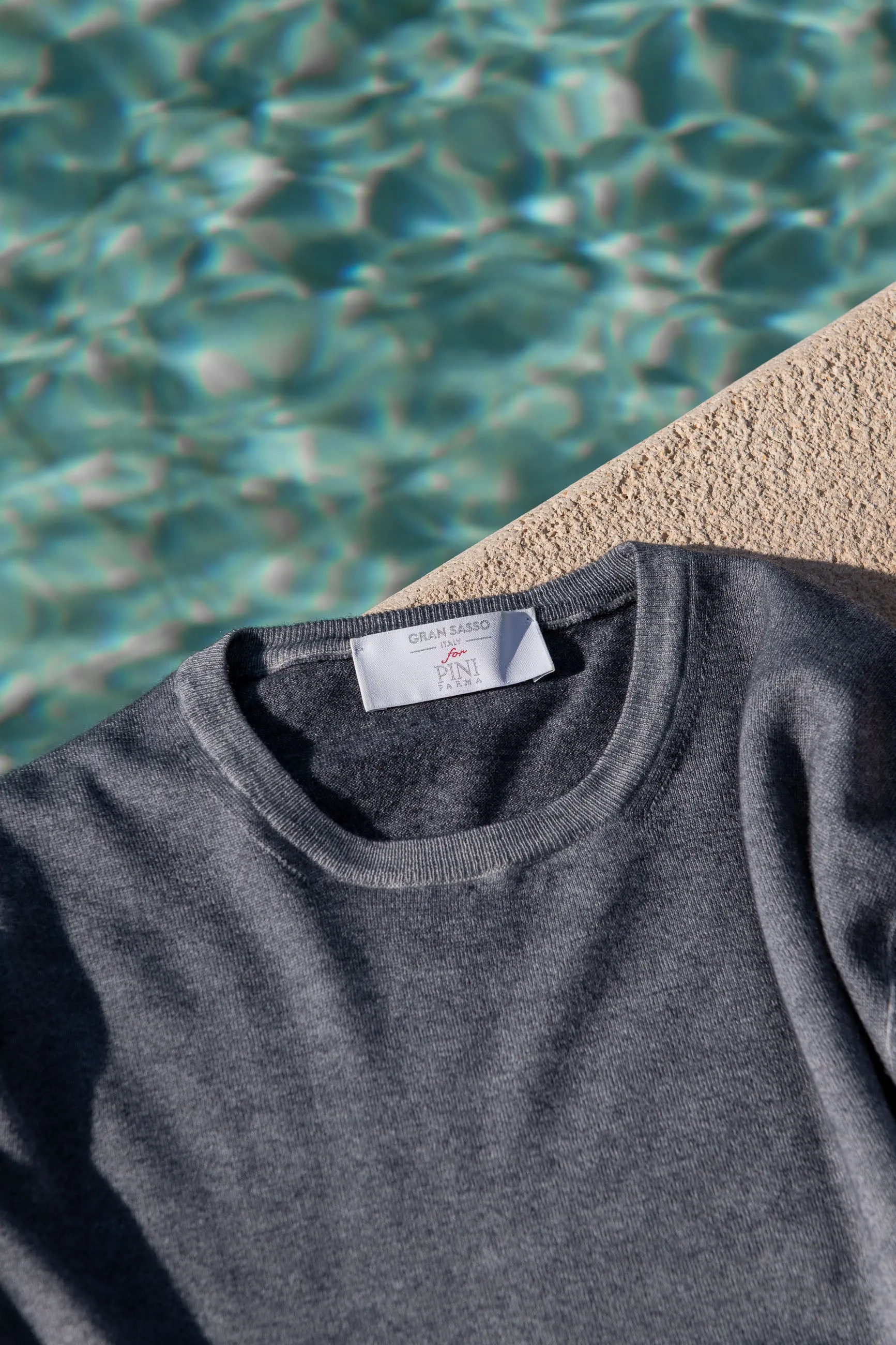 Grey superlight cashmere round neck – Made in italy sold by Pini Parma product image thumbnail 4