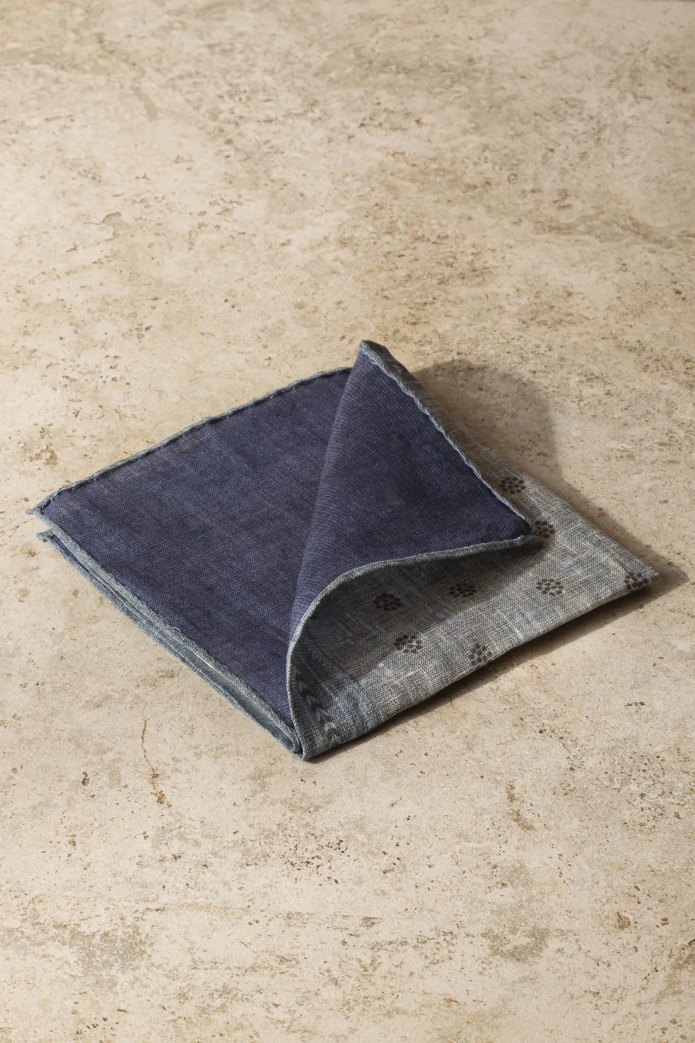 Sage and beige linen reversible pocket square - Hand made in Italy sold by Pini Parma product image thumbnail 2