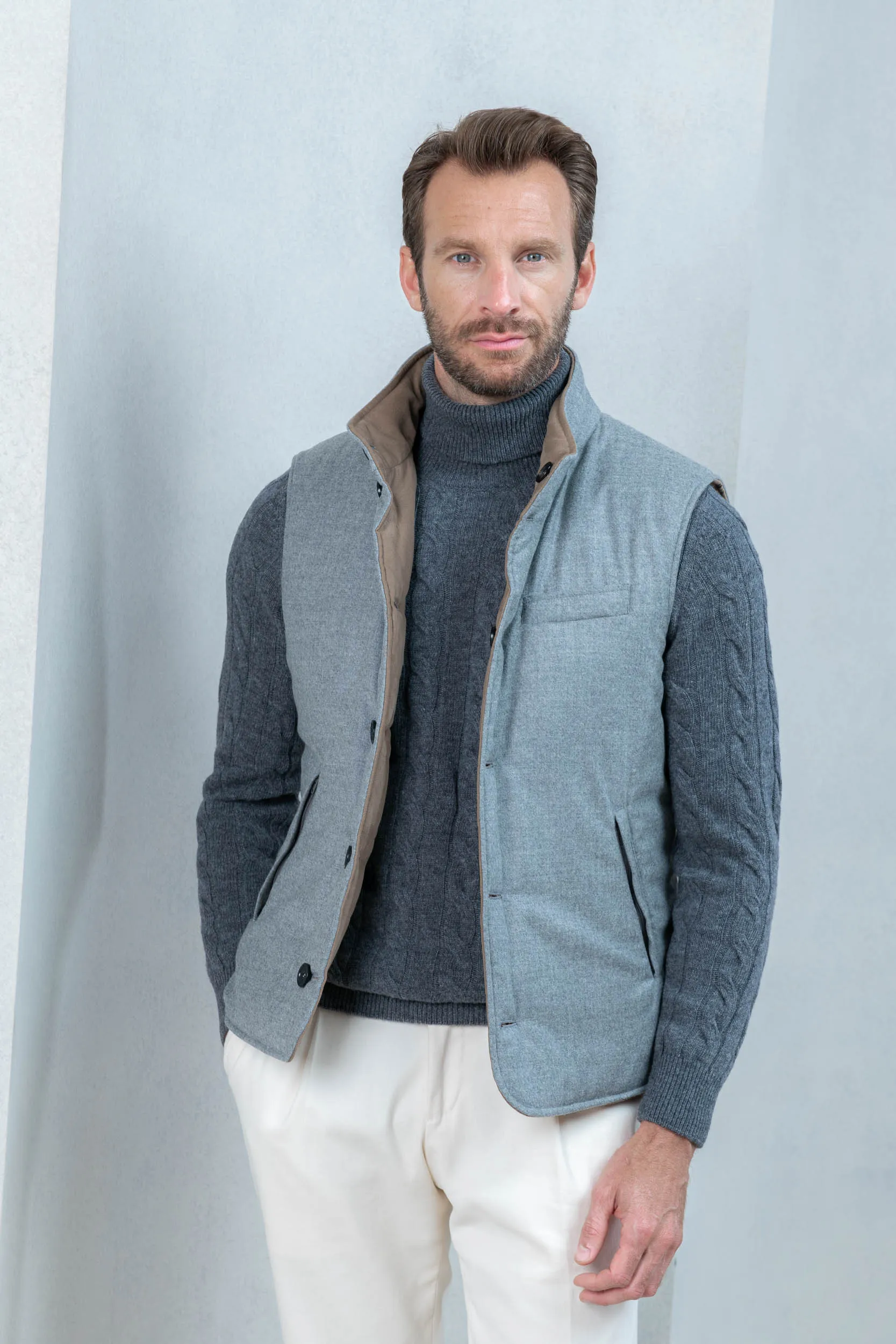 Taupe reversible vest in Loro Piana wool with Rain System®– Made in Italy sold by Pini Parma product image thumbnail 2