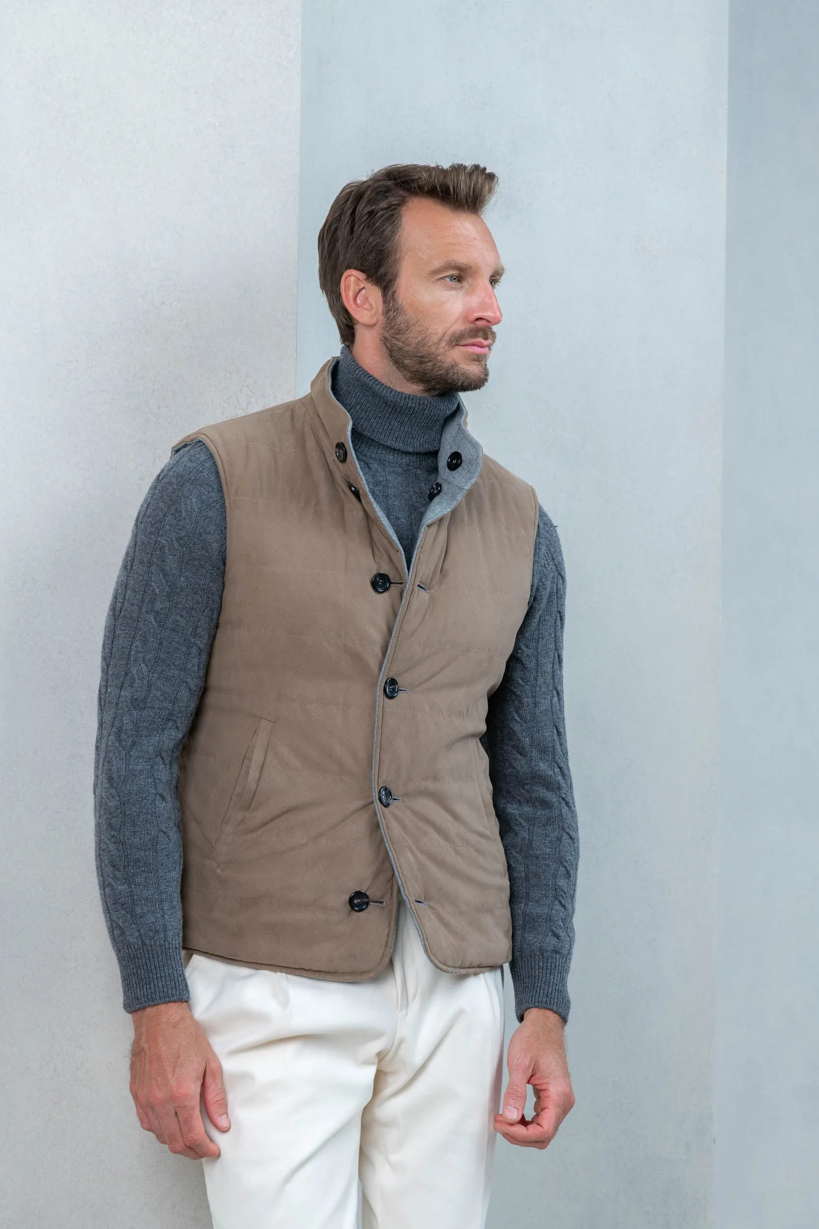 Taupe reversible vest in Loro Piana wool with Rain System®– Made in Italy sold by Pini Parma