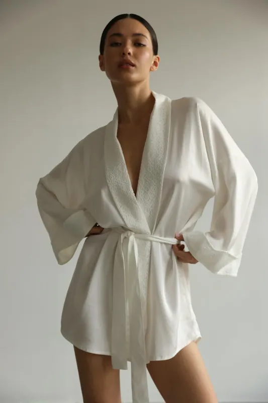 Kimono robe - White sold by The Robe