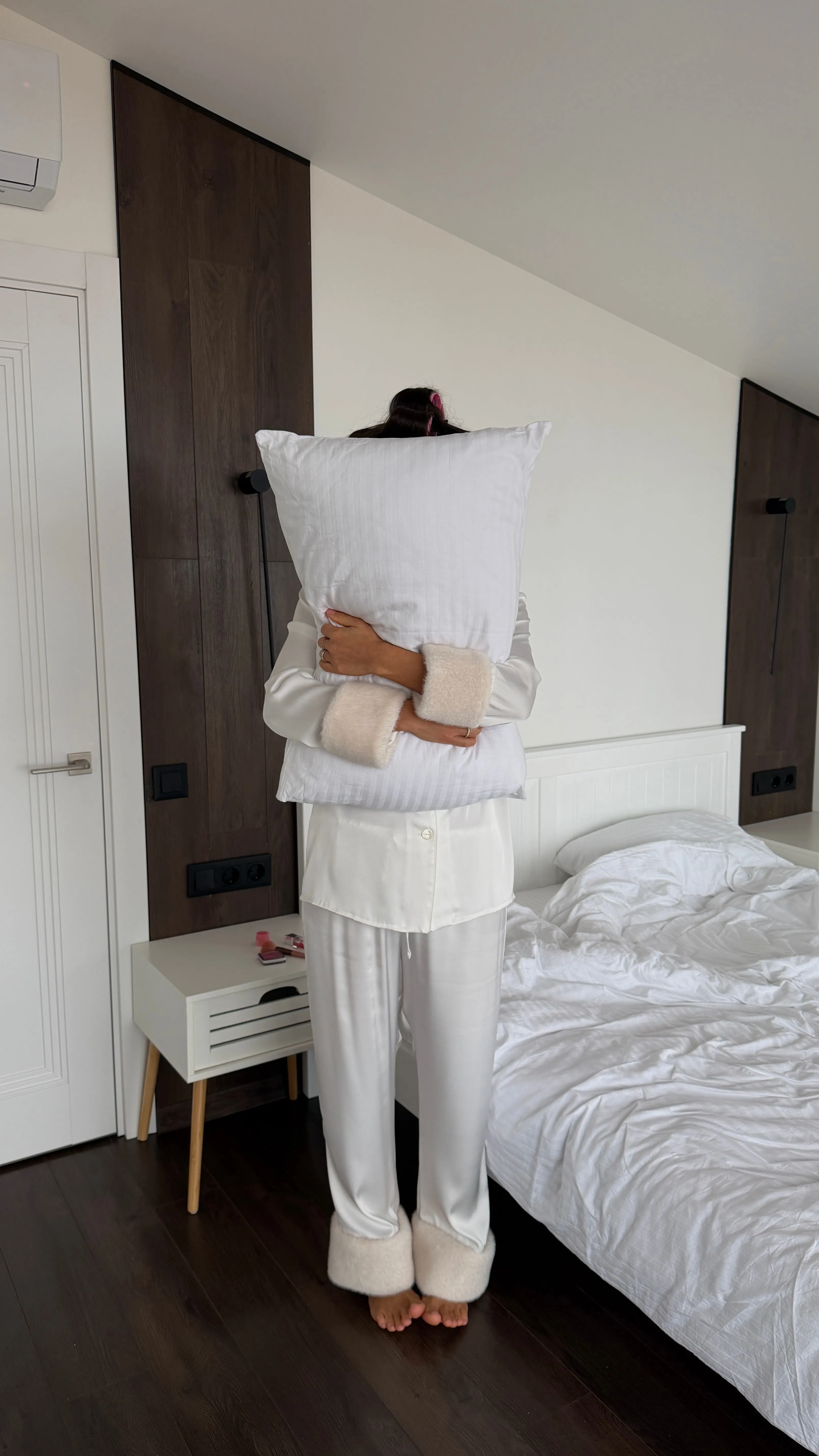 Carla pjs - White with pants sold by The Robe product image thumbnail 2