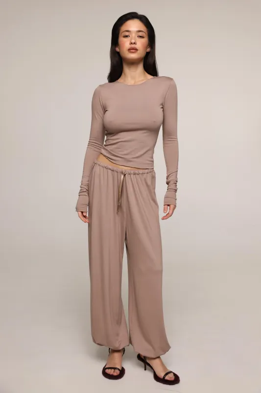 Anastasia - joggers- Cappuccino made by The Robe