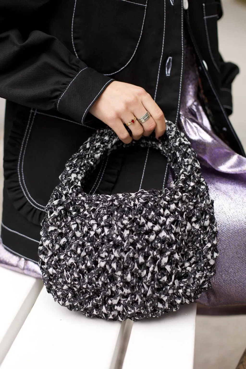 Large Knitted Bag Daisy Black and White sold by Eliza Faulkner product image thumbnail 2