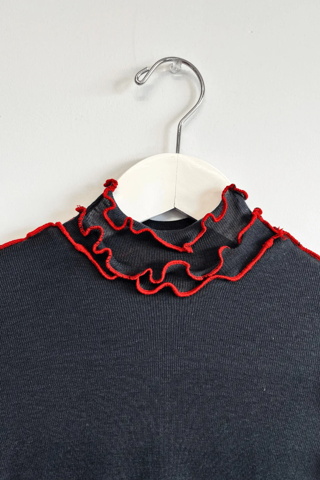 Sample Longsleeves Turtleneck Navy Wool sold by Eliza Faulkner product image thumbnail 2