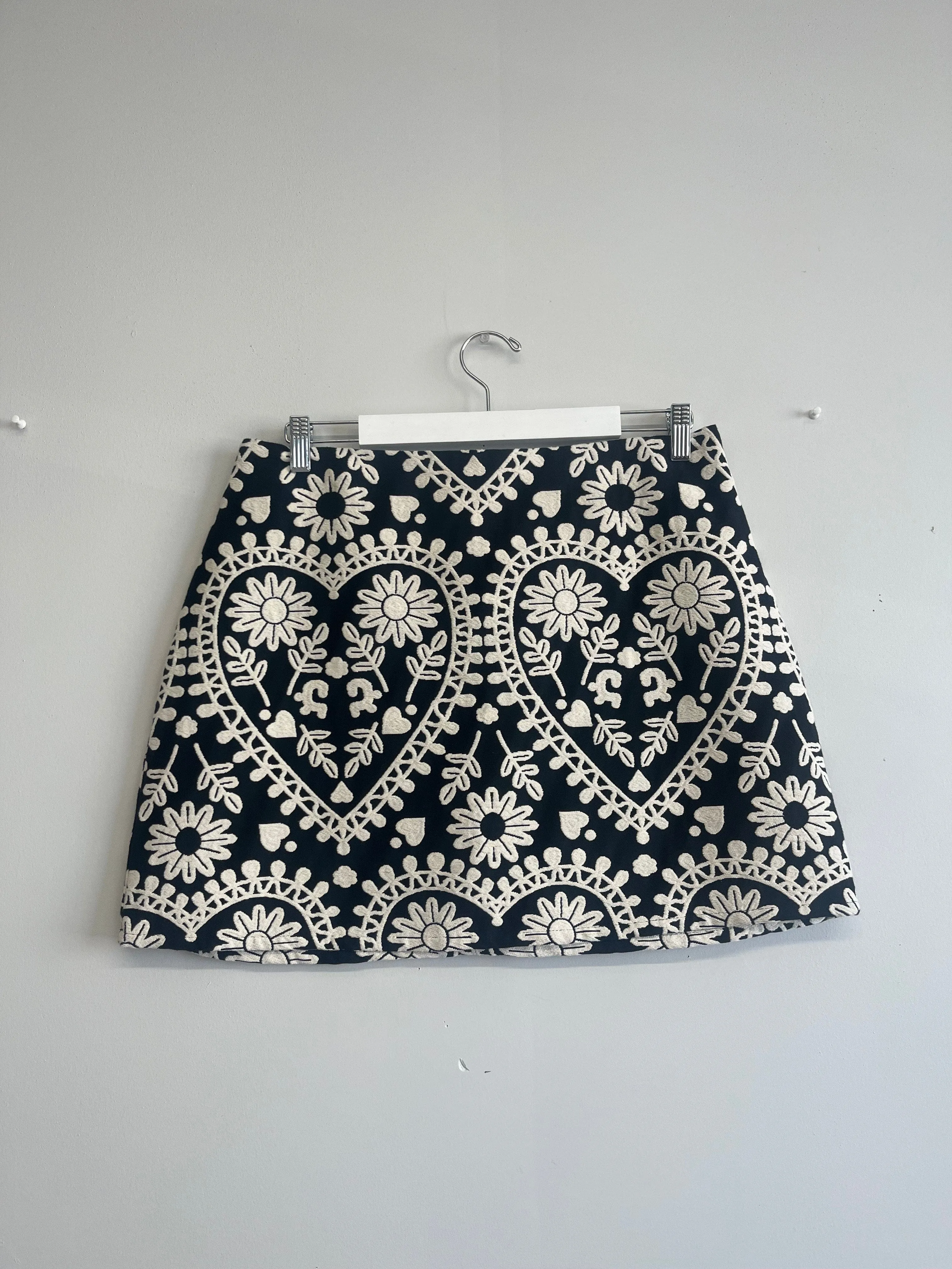 Pre-loved Tara Skirt Black & White Jacquard - Size XXL sold by Eliza Faulkner product image thumbnail 3