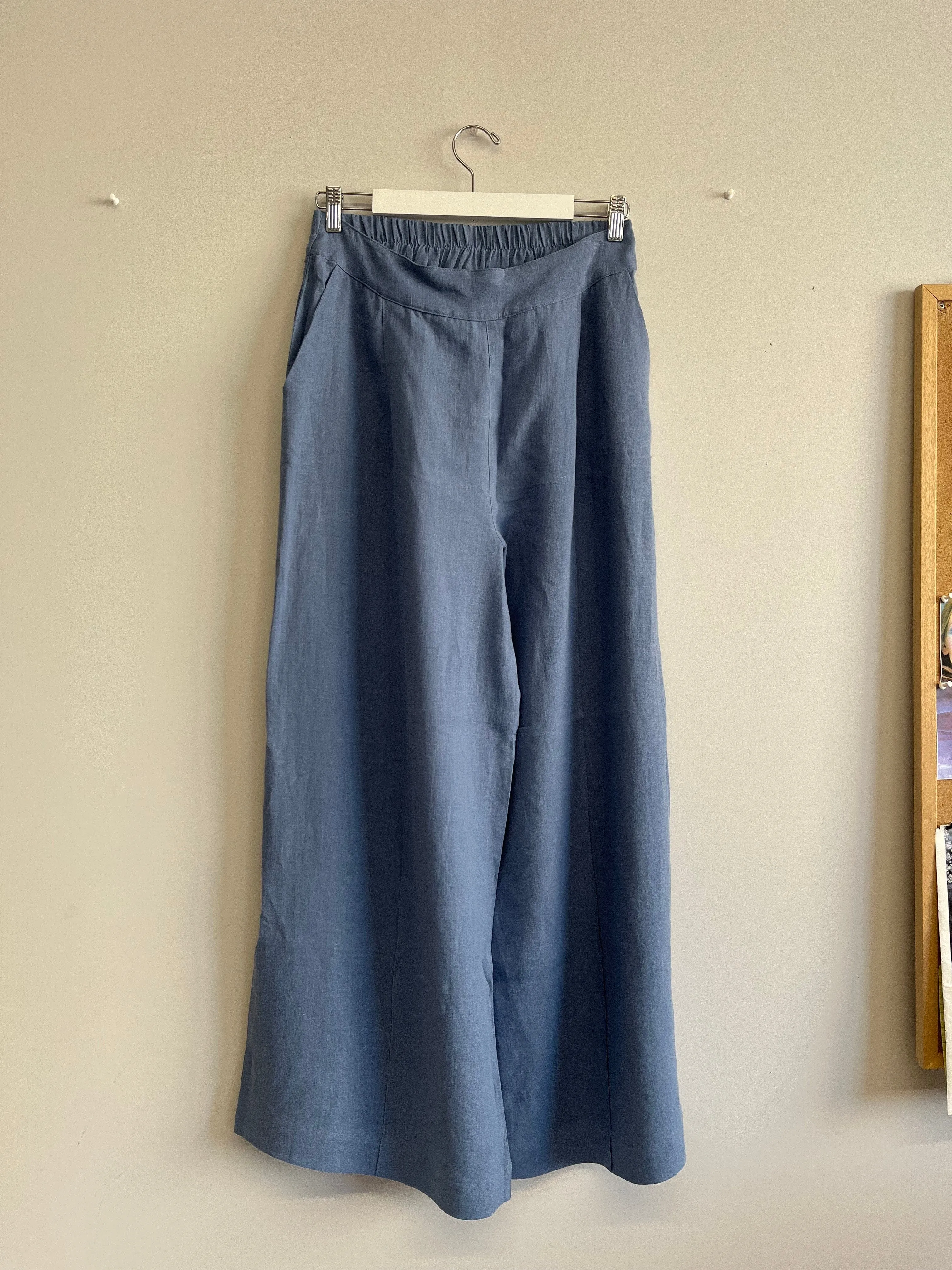 Pre-loved Sample Romy Pant Storm Blue Linen - Size S & M sold by Eliza Faulkner product image thumbnail 3