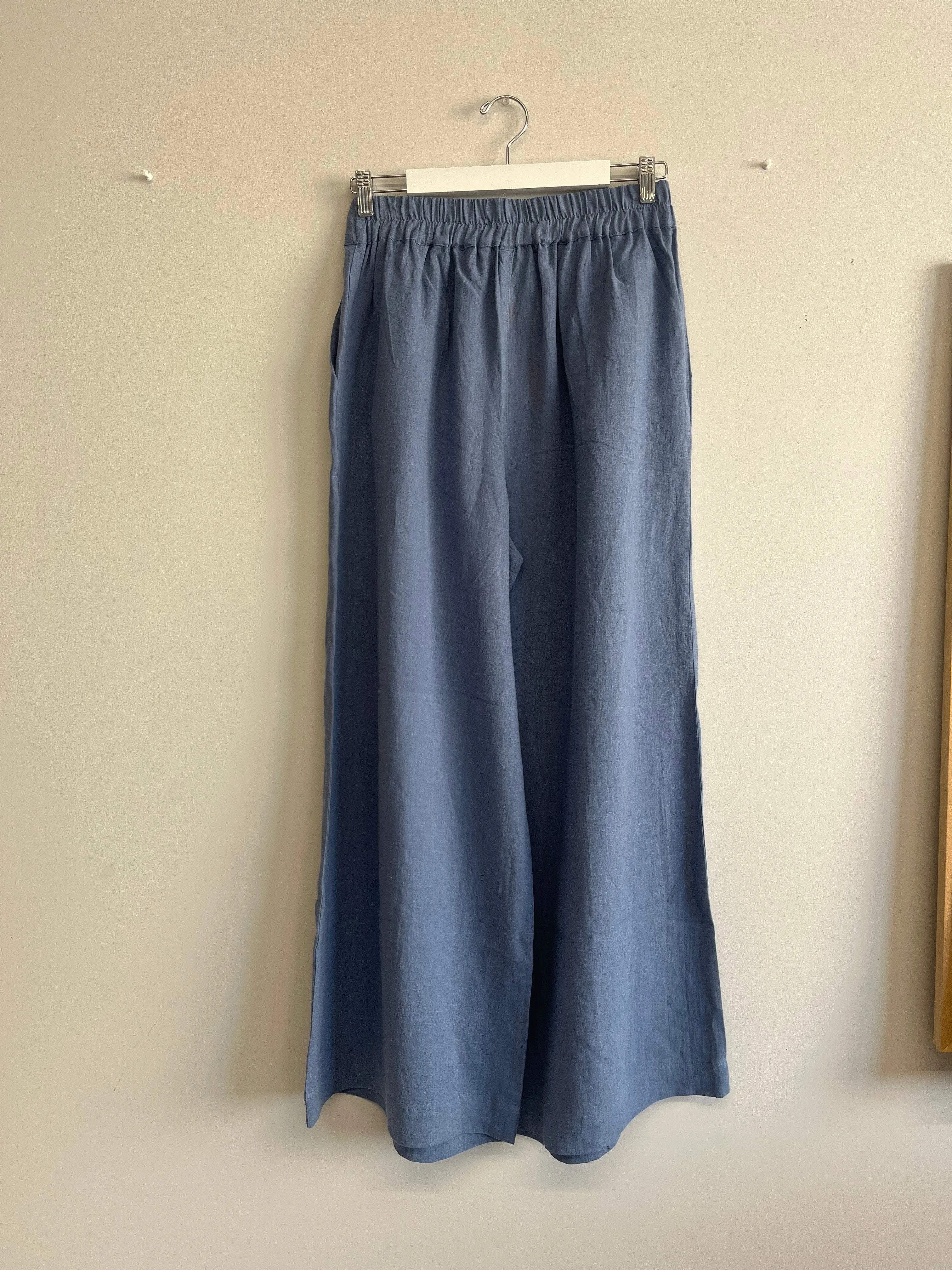 Pre-loved Sample Romy Pant Storm Blue Linen - Size S & M sold by Eliza Faulkner product image thumbnail 2