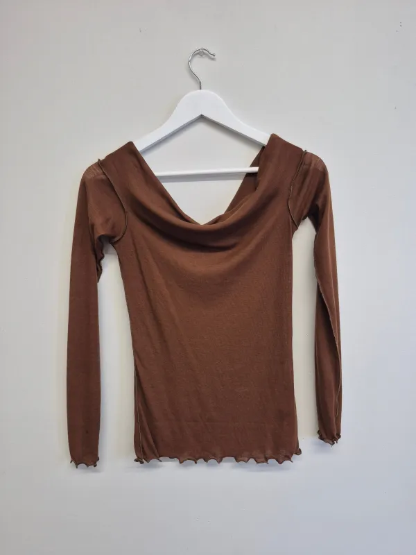 Sample Longsleeve Off-Shoulder Microknit Brown made by Eliza Faulkner