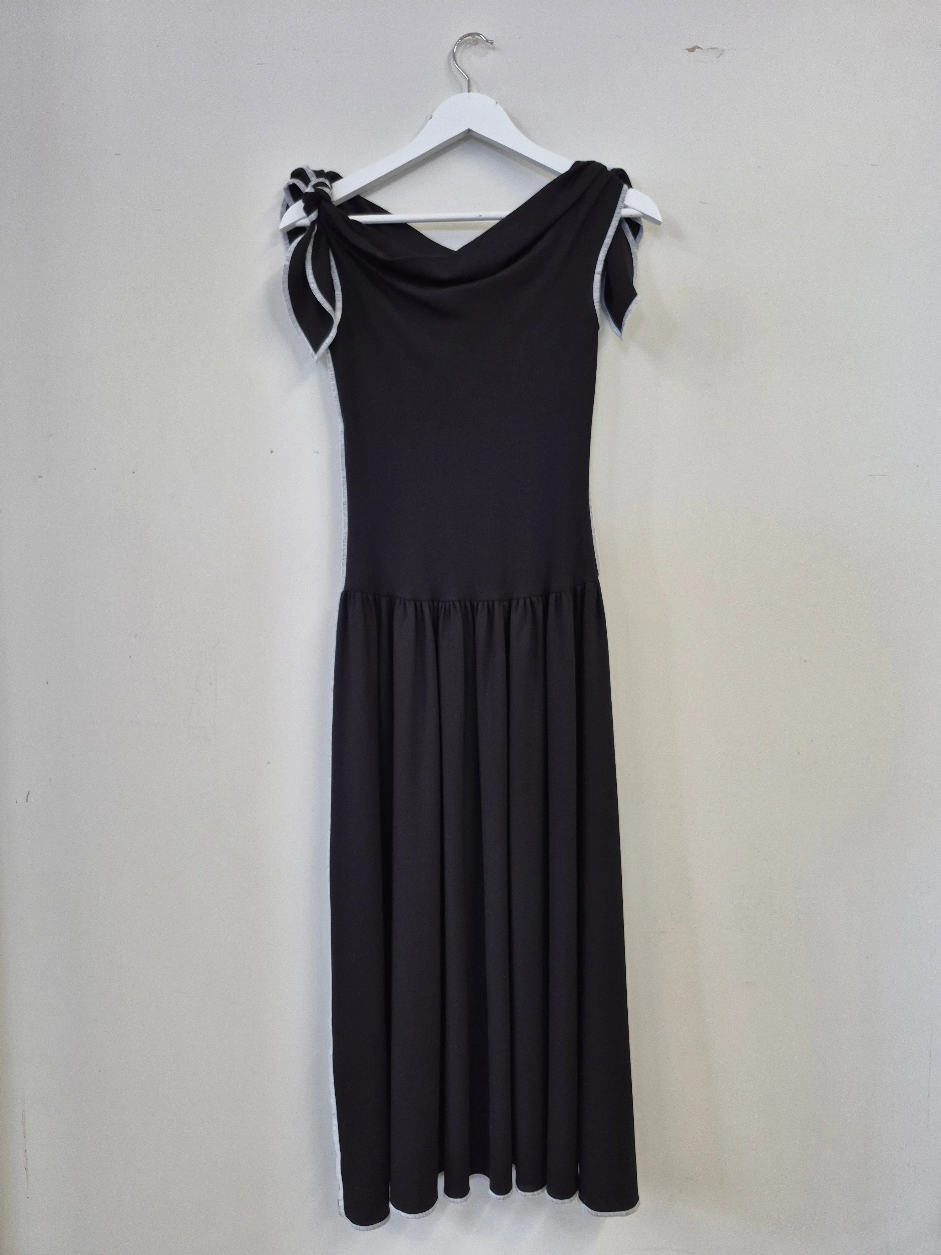 Sample Diana Dress Black sold by Eliza Faulkner product image thumbnail 2