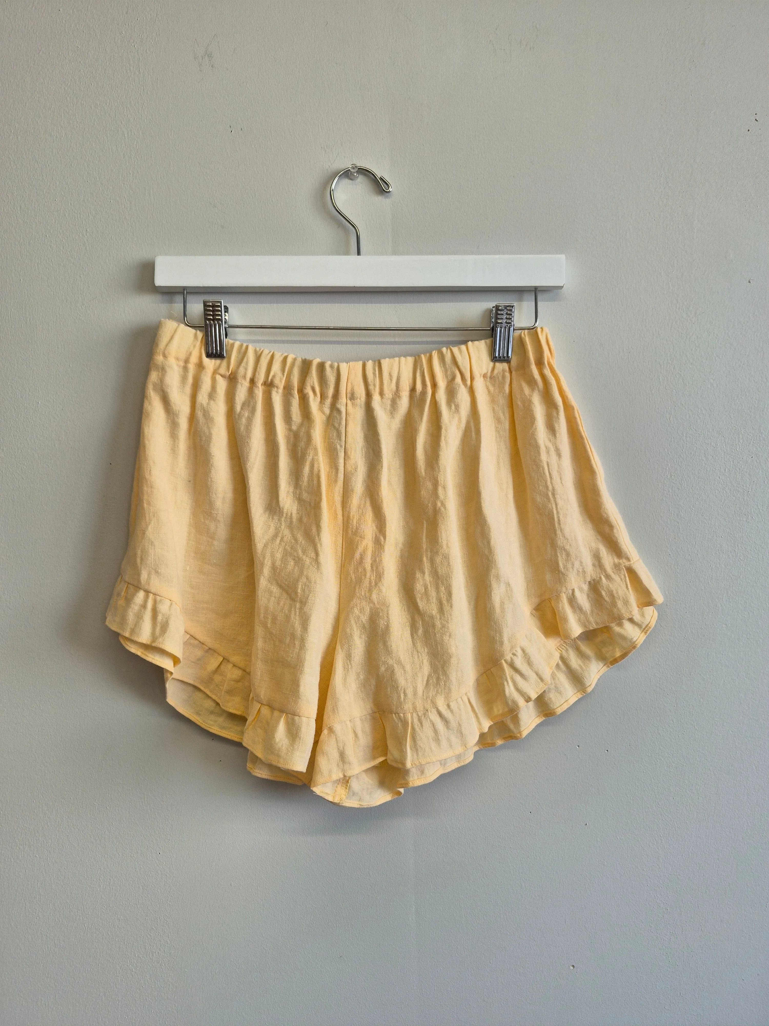 Sample Baxter Short Butter Yellow Linen sold by Eliza Faulkner product image thumbnail 5